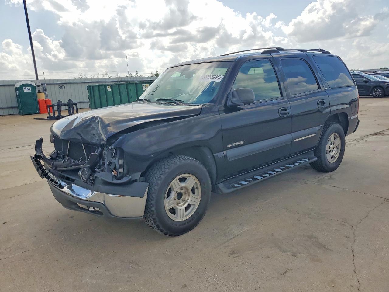 2002 Chevrolet Tahoe C1500 Black vin: 1GNEC13V52R281292