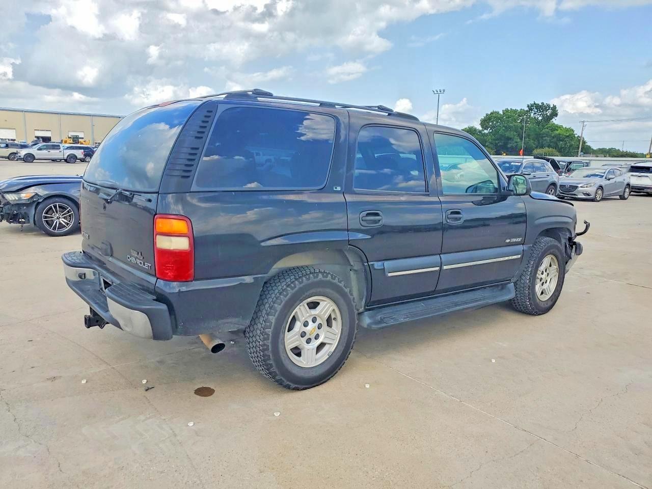2002 Chevrolet Tahoe C1500 Black vin: 1GNEC13V52R281292