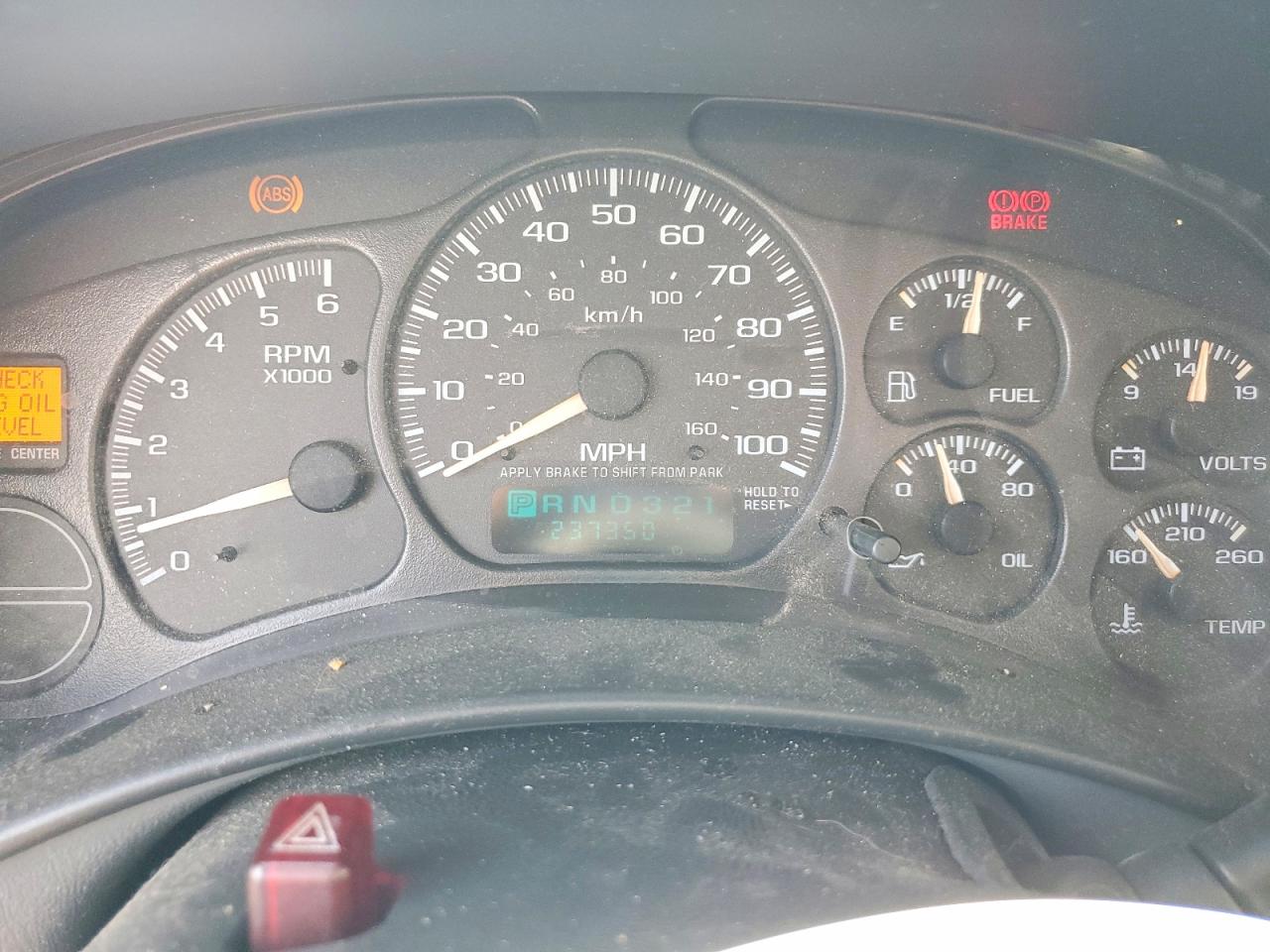 2002 Chevrolet Tahoe C1500 Black vin: 1GNEC13V52R281292