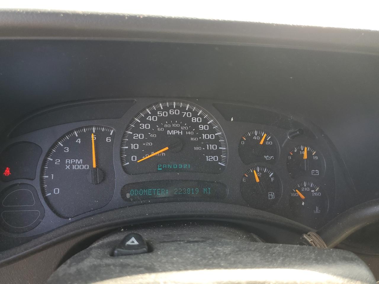 2003 Chevrolet Tahoe C1500 Gray vin: 1GNEC13V53J273032