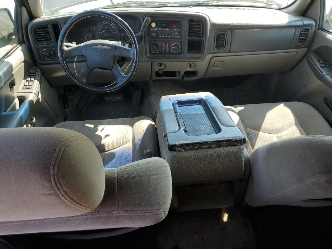 2003 Chevrolet Tahoe C1500 Gray vin: 1GNEC13V53J273032