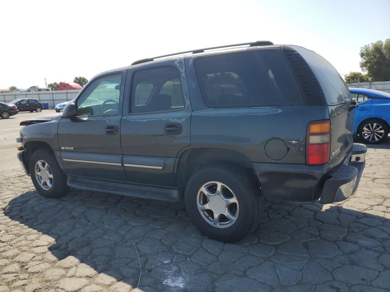 2003 Chevrolet Tahoe C1500 Gray vin: 1GNEC13V53J273032