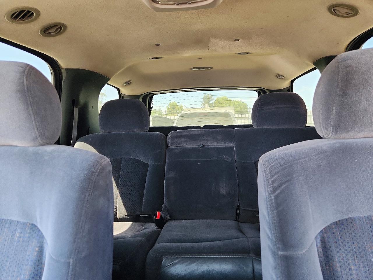 2002 Chevrolet Tahoe C1500 Blue vin: 1GNEC13V62R313330