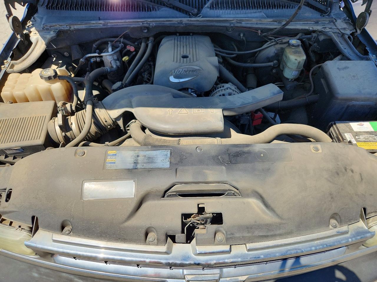 2002 Chevrolet Tahoe C1500 Blue vin: 1GNEC13V62R313330