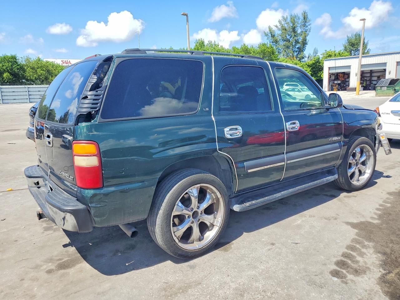 2003 Chevrolet Tahoe C1500 Зеленый vin: 1GNEC13V63R125084