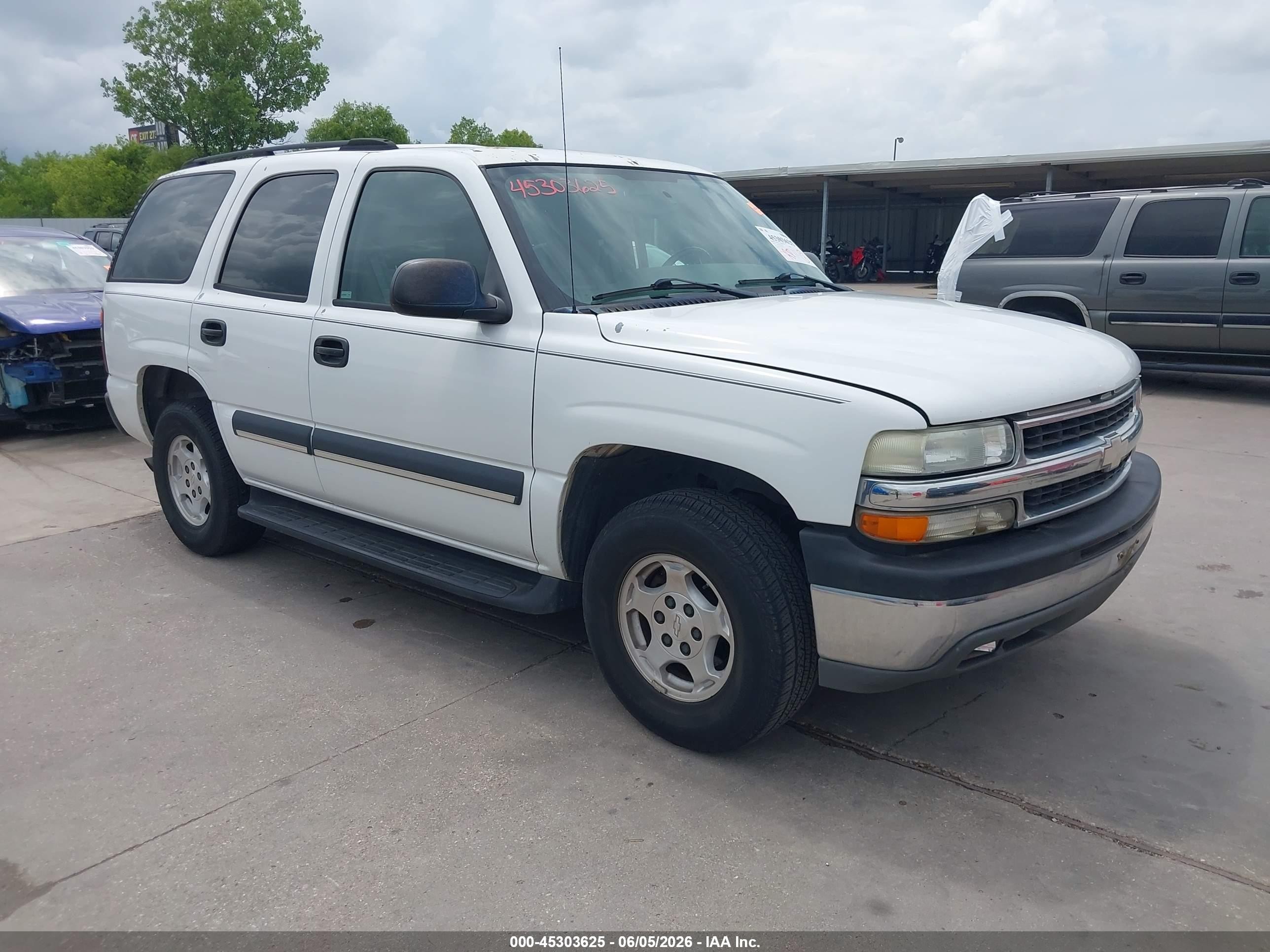 2004 Chevrolet Tahoe Ls White vin: 1GNEC13V64J169814