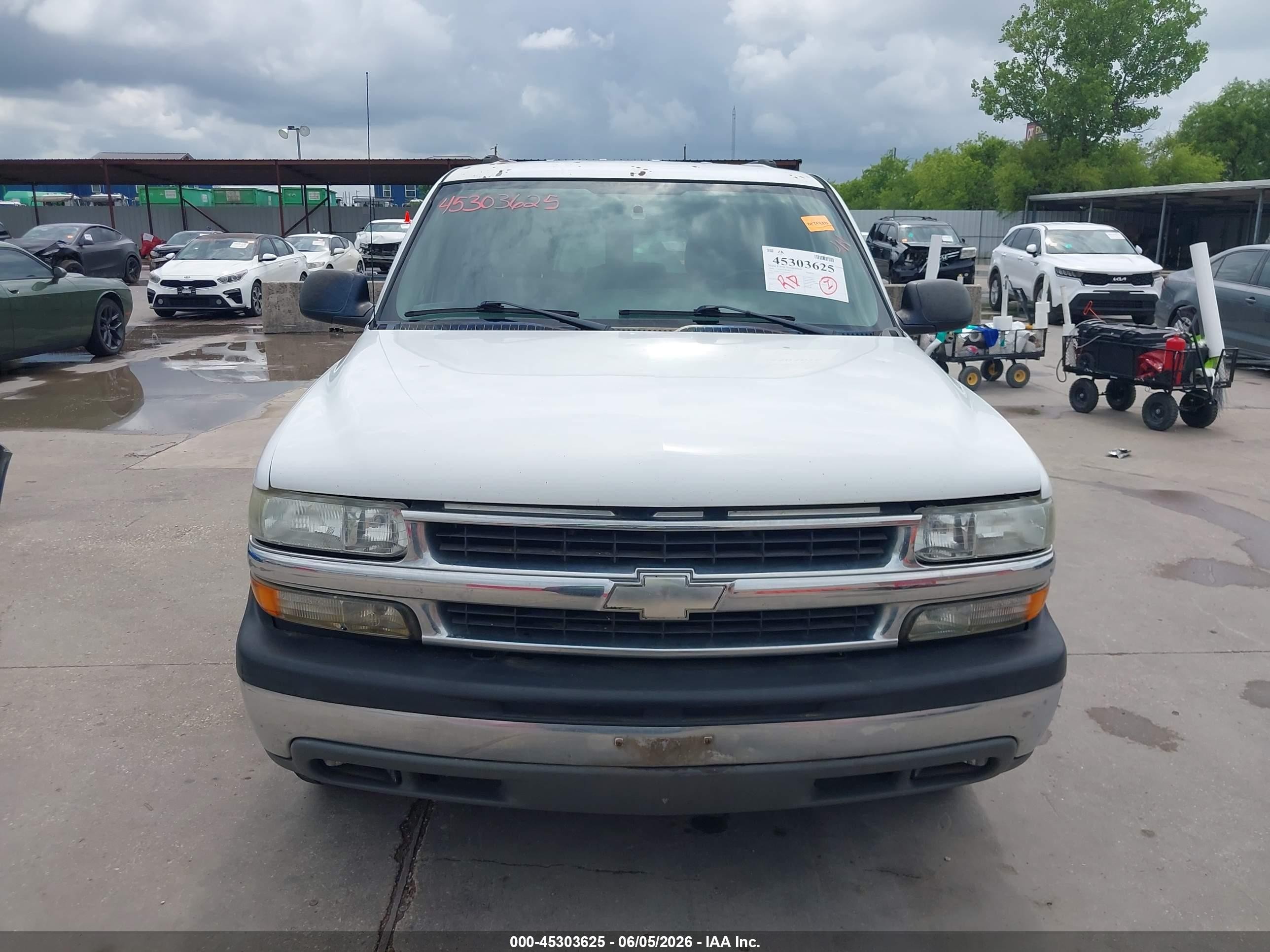2004 Chevrolet Tahoe Ls White vin: 1GNEC13V64J169814