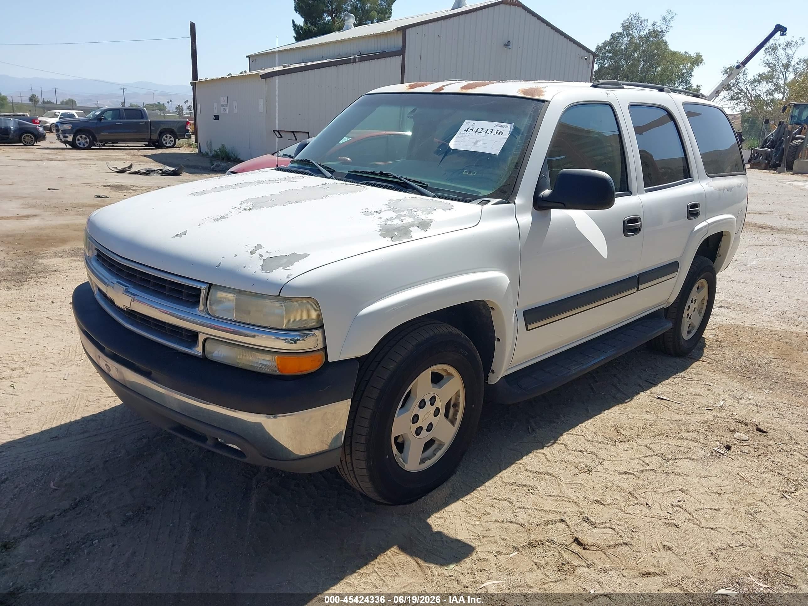 2004 Chevrolet Tahoe Ls White vin: 1GNEC13V64J311496