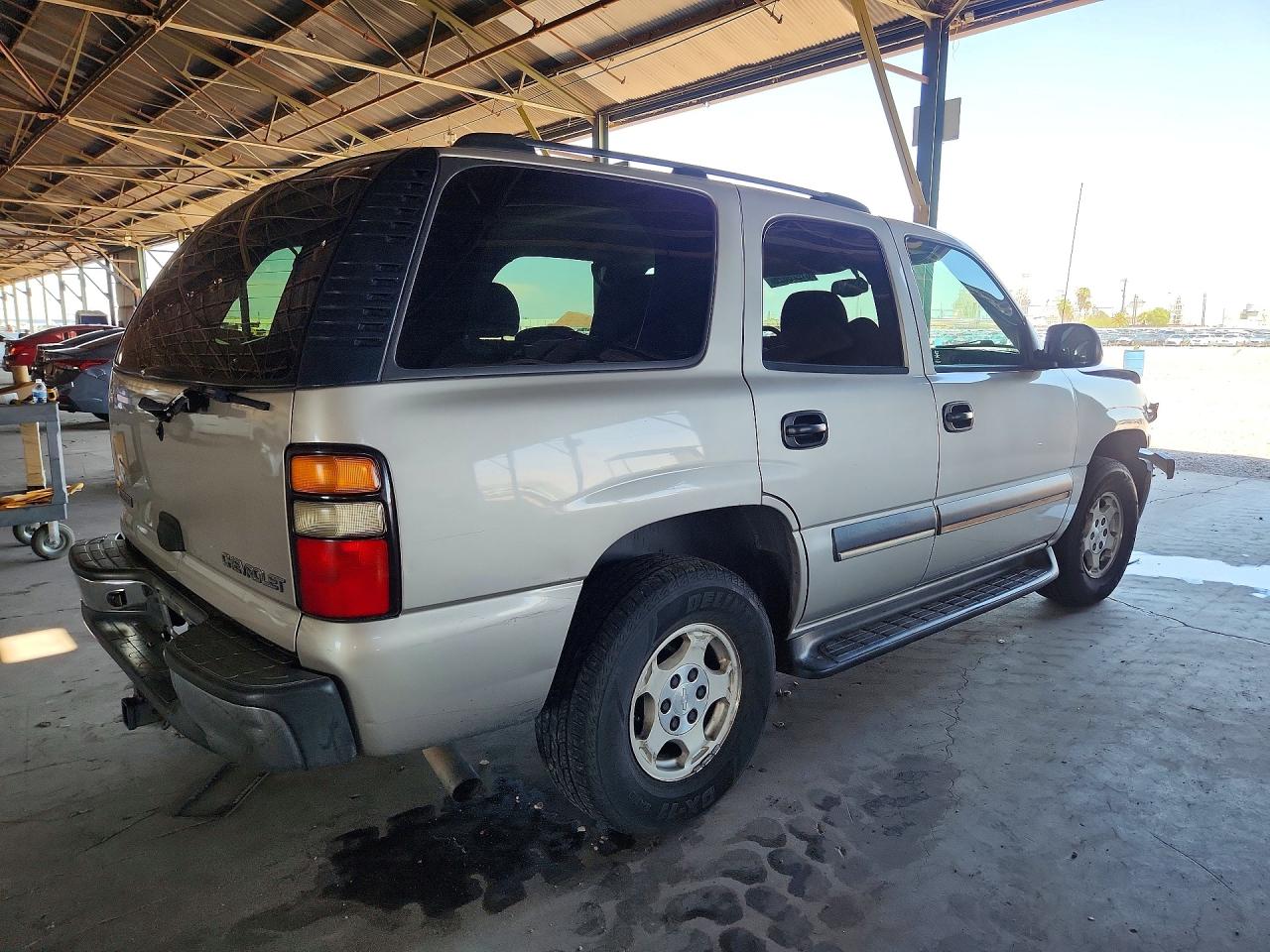 2004 Chevrolet Tahoe C1500 Tan vin: 1GNEC13V64R143246