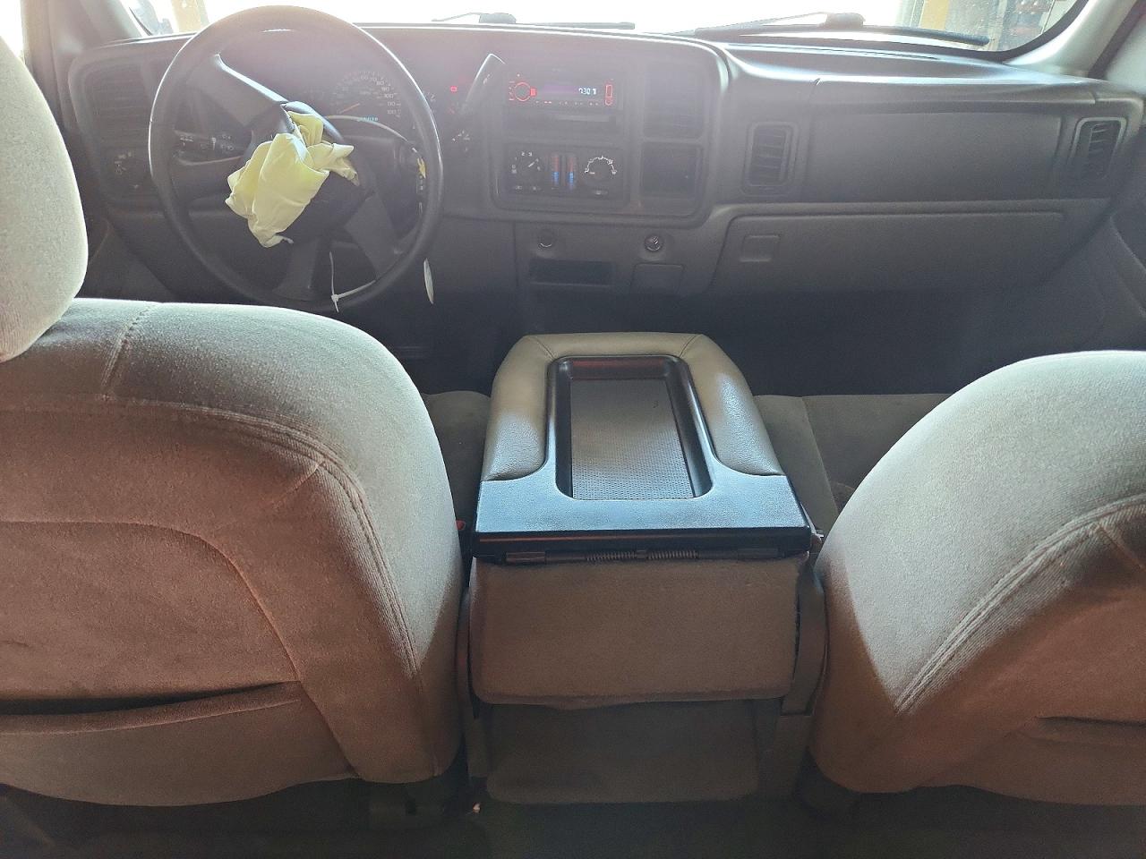 2004 Chevrolet Tahoe C1500 Tan vin: 1GNEC13V64R143246