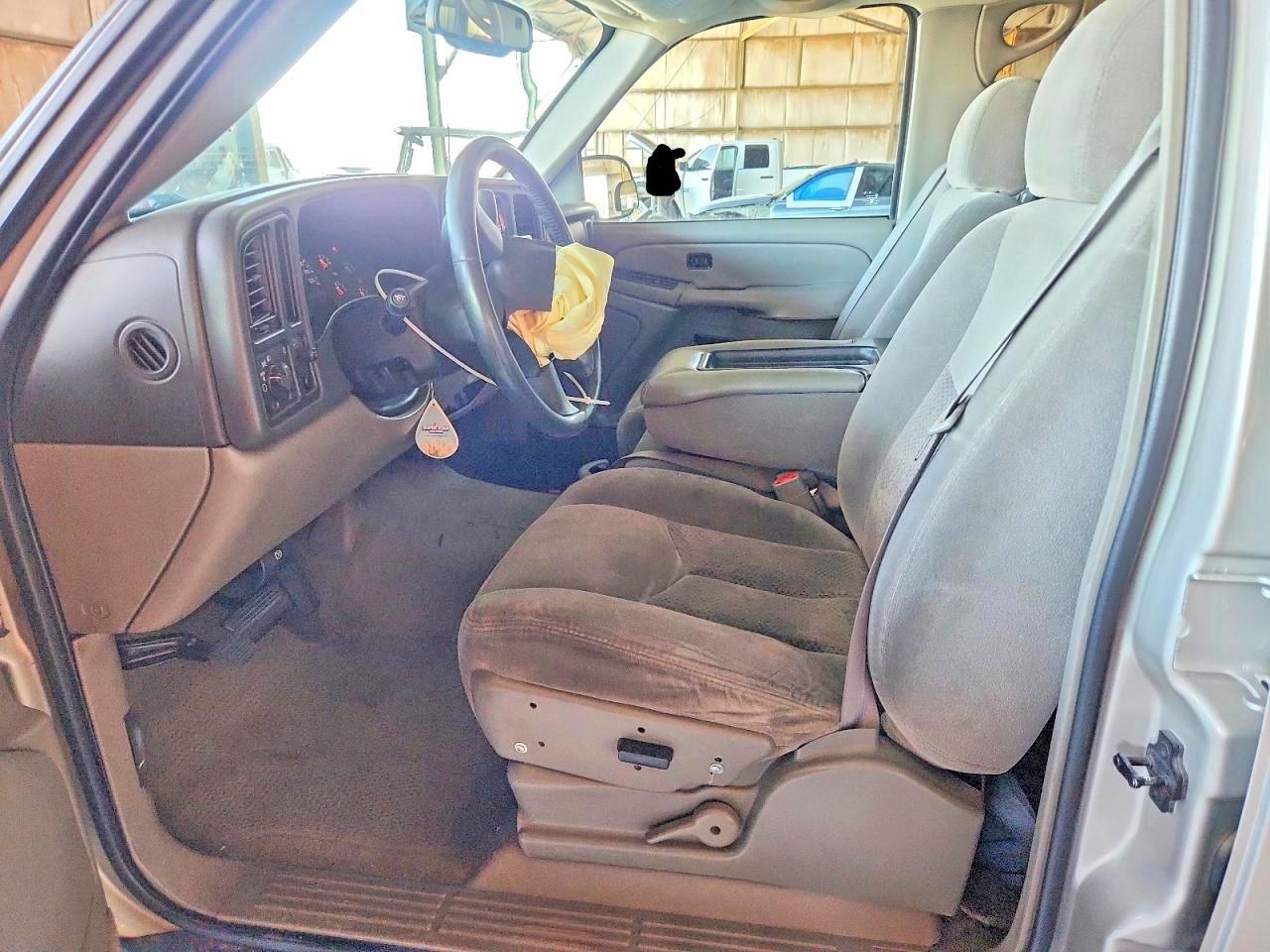 2004 Chevrolet Tahoe C1500 Tan vin: 1GNEC13V64R143246