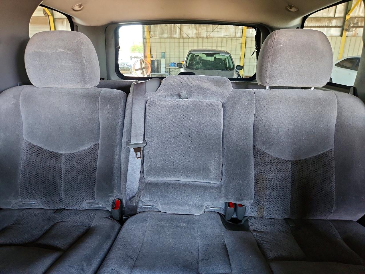 2004 Chevrolet Tahoe C1500 Tan vin: 1GNEC13V64R143246