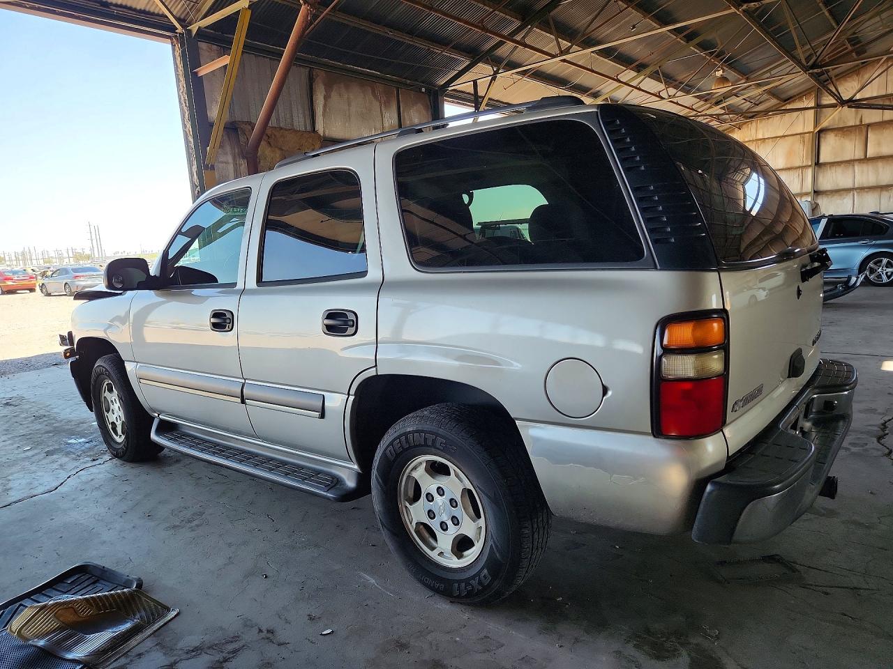 2004 Chevrolet Tahoe C1500 Tan vin: 1GNEC13V64R143246