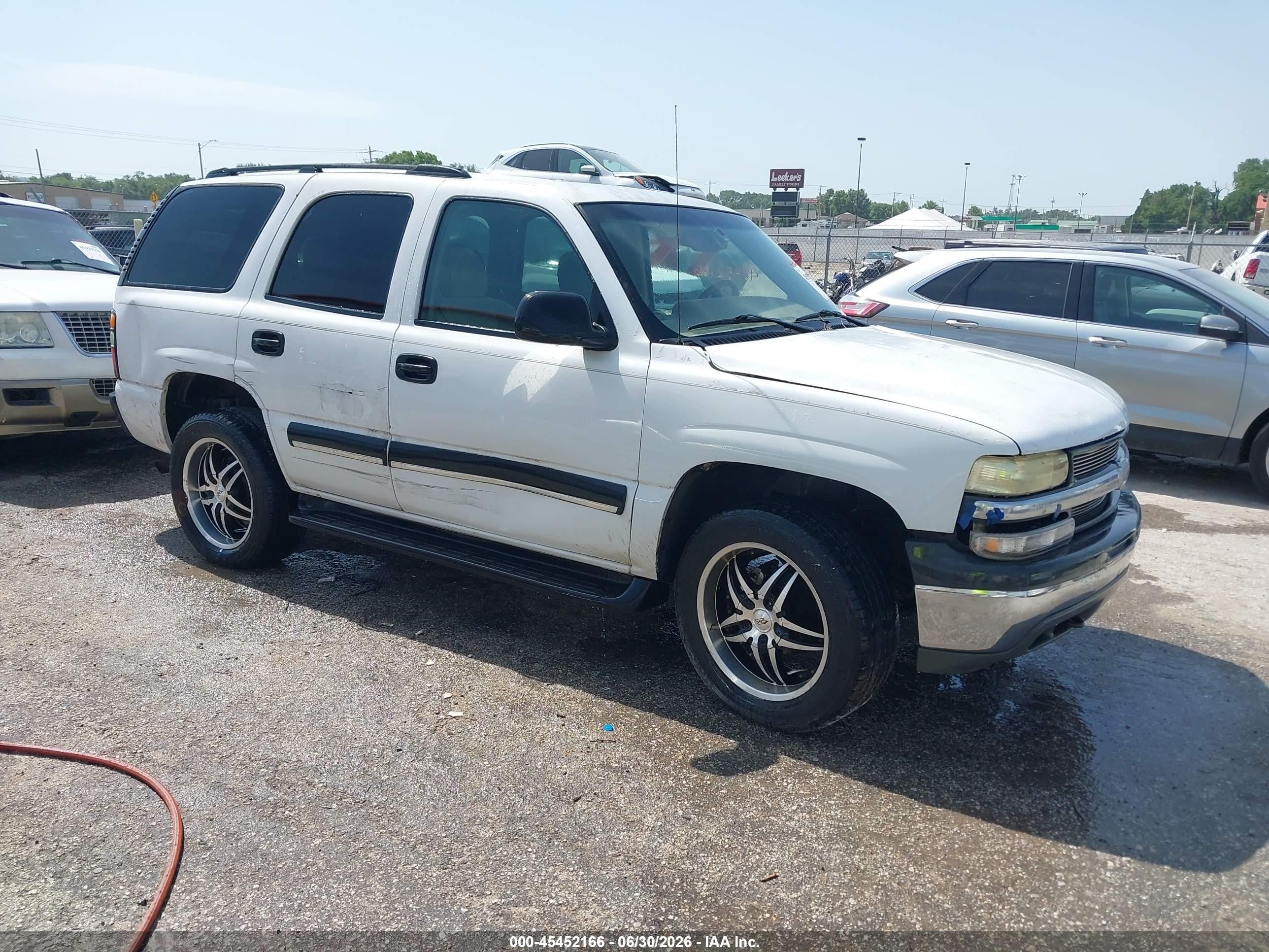 2004 Chevrolet Tahoe Ls White vin: 1GNEC13V64R181558