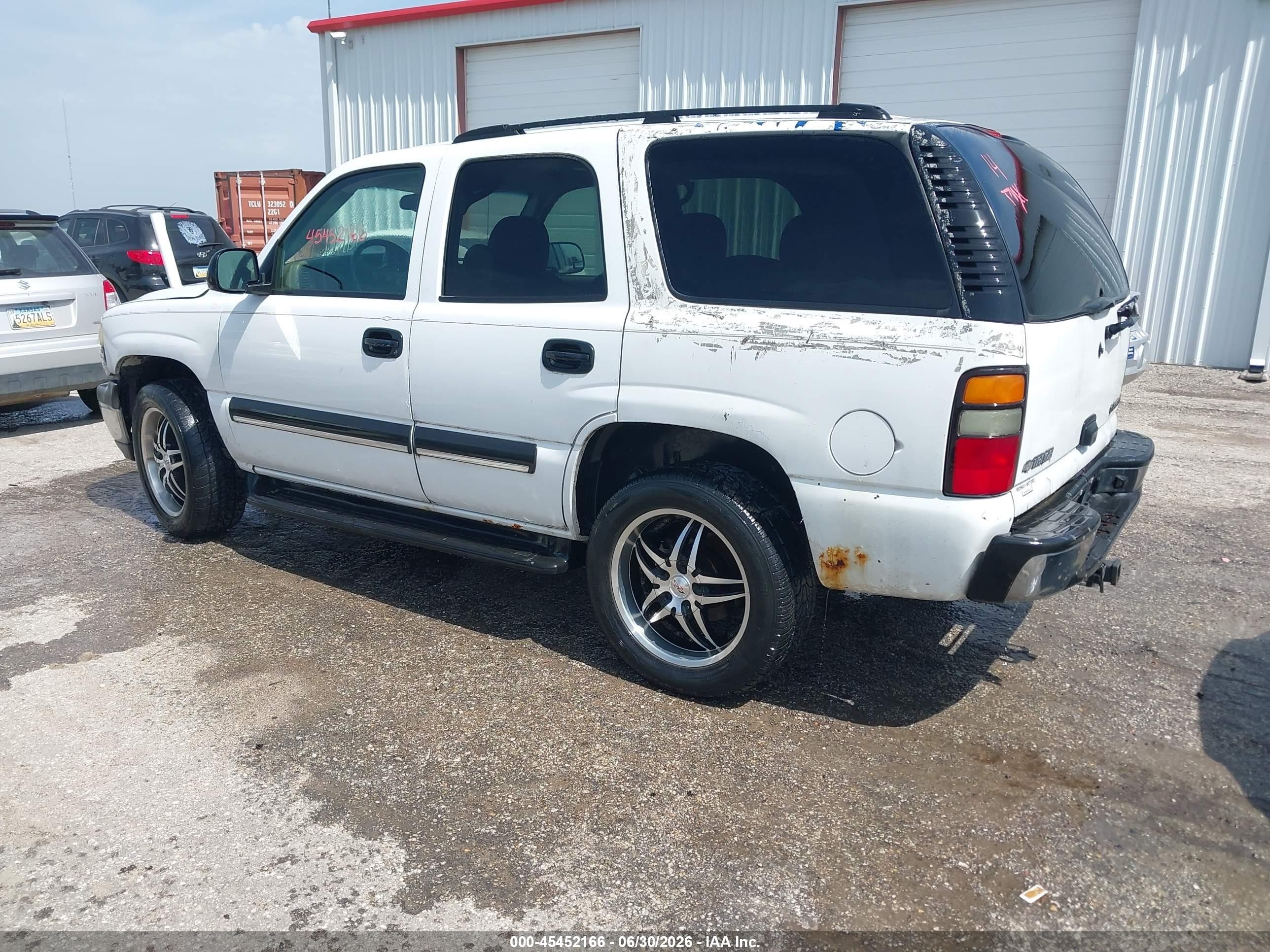 2004 Chevrolet Tahoe Ls White vin: 1GNEC13V64R181558