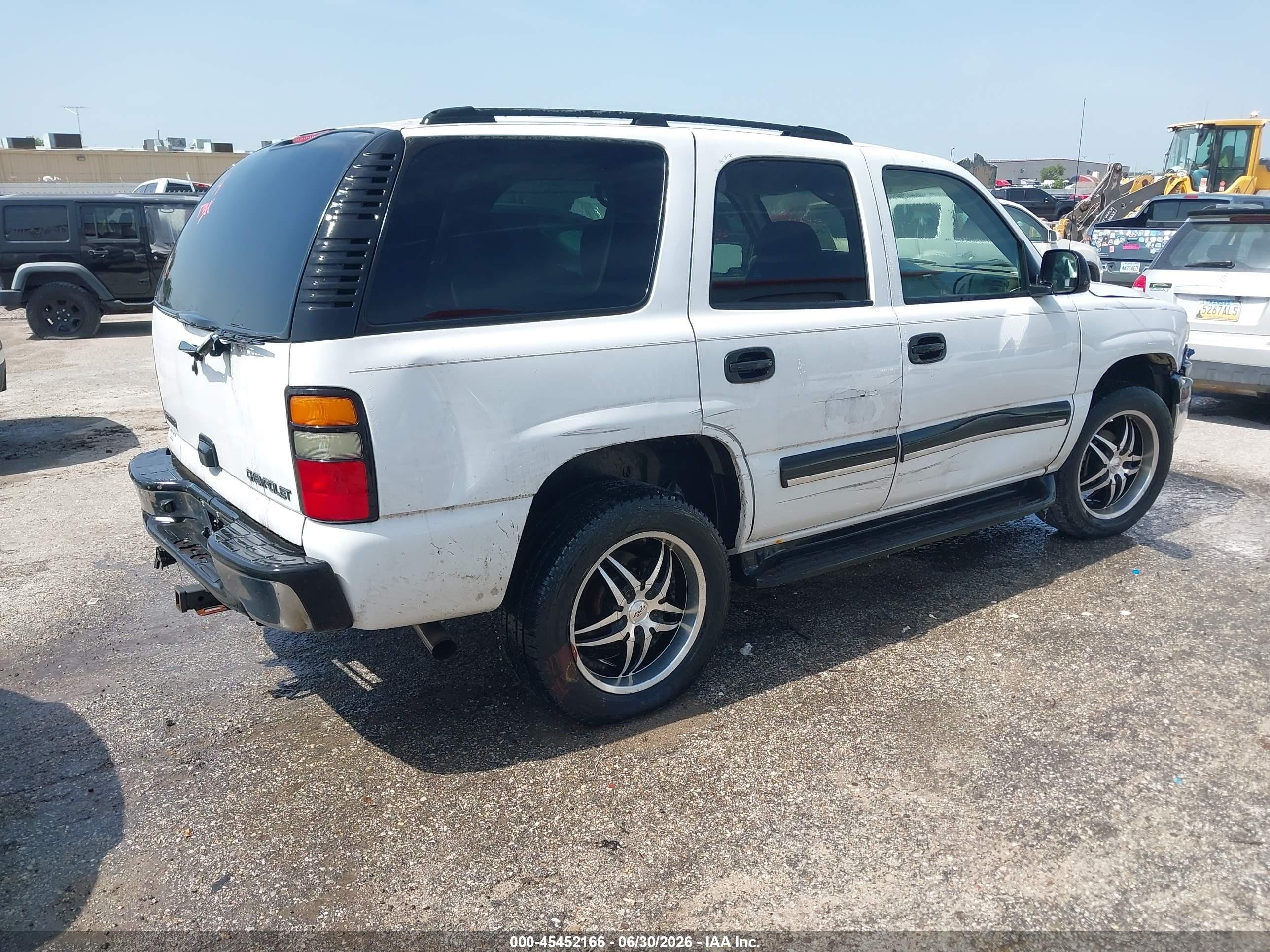 2004 Chevrolet Tahoe Ls White vin: 1GNEC13V64R181558