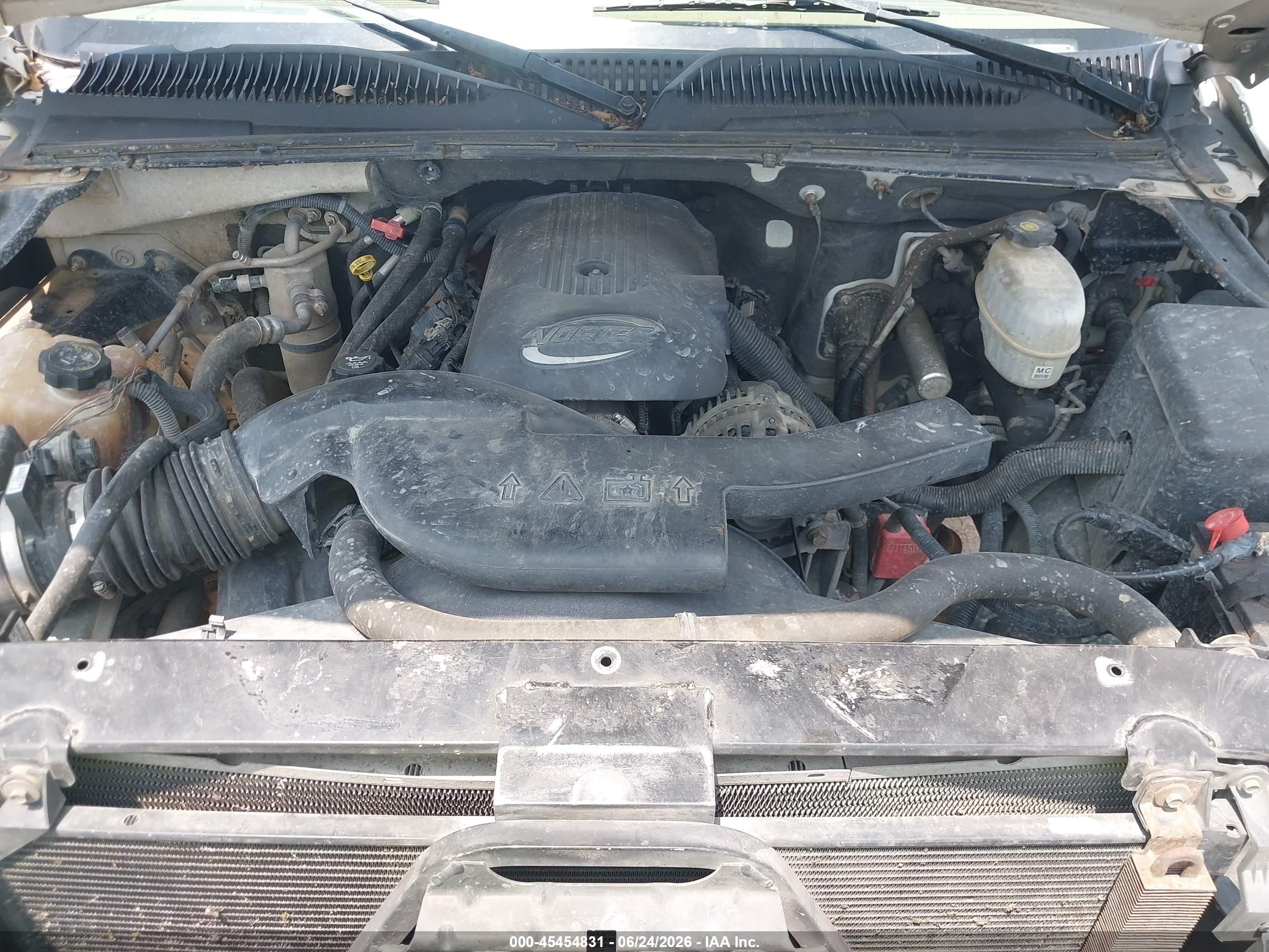 2004 Chevrolet Tahoe Ls White vin: 1GNEC13V64R298847