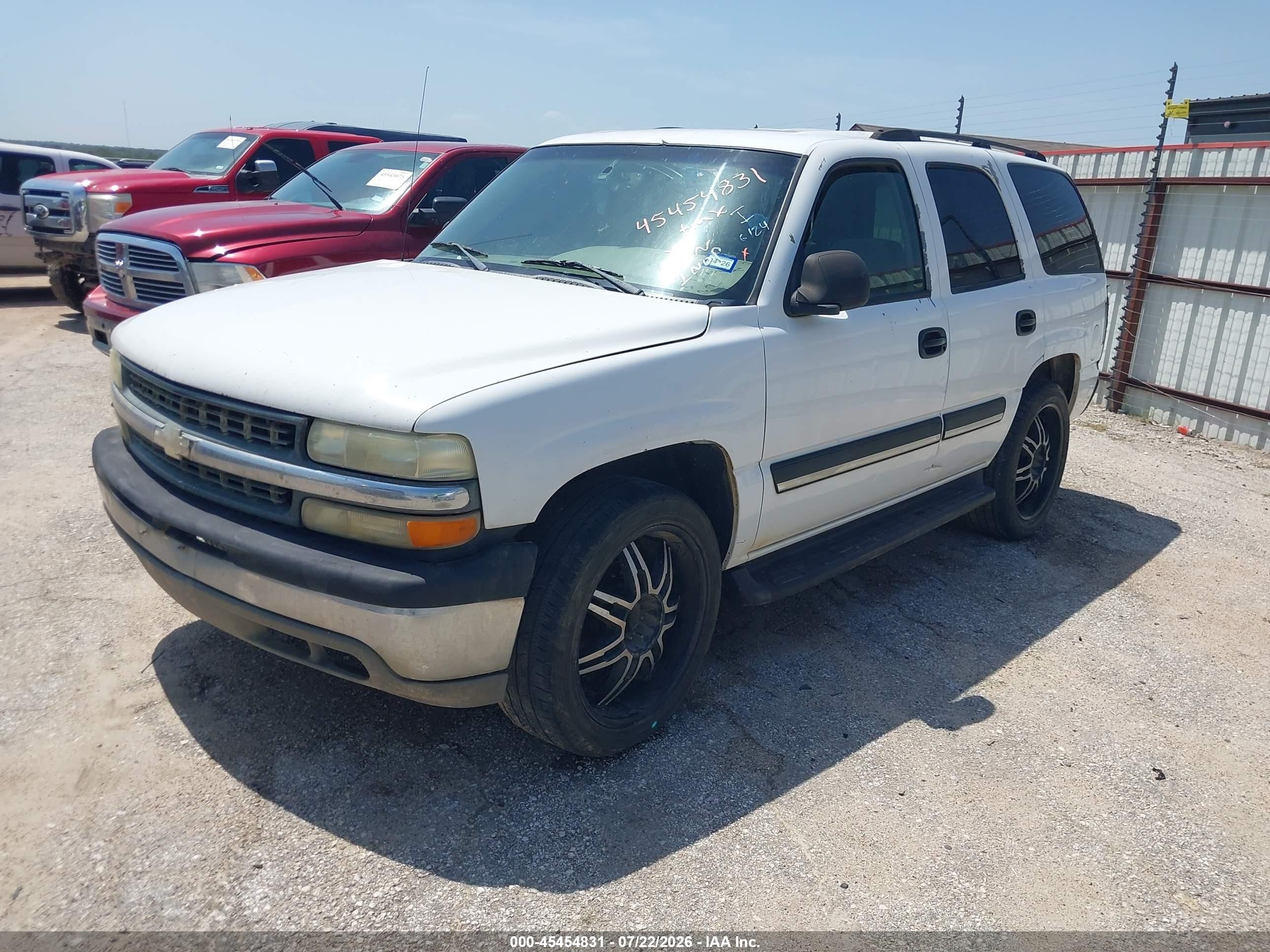 2004 Chevrolet Tahoe Ls White vin: 1GNEC13V64R298847