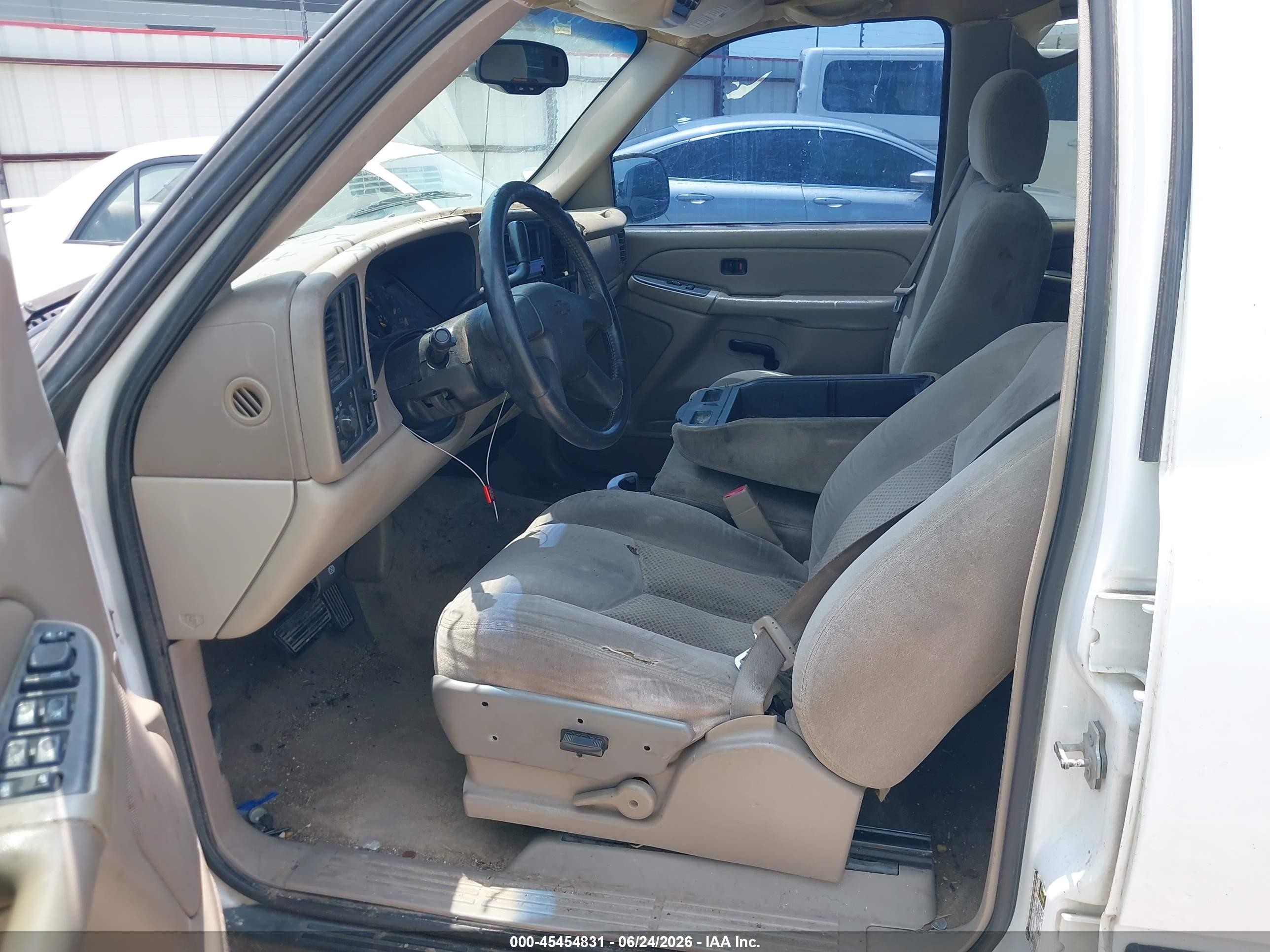 2004 Chevrolet Tahoe Ls White vin: 1GNEC13V64R298847