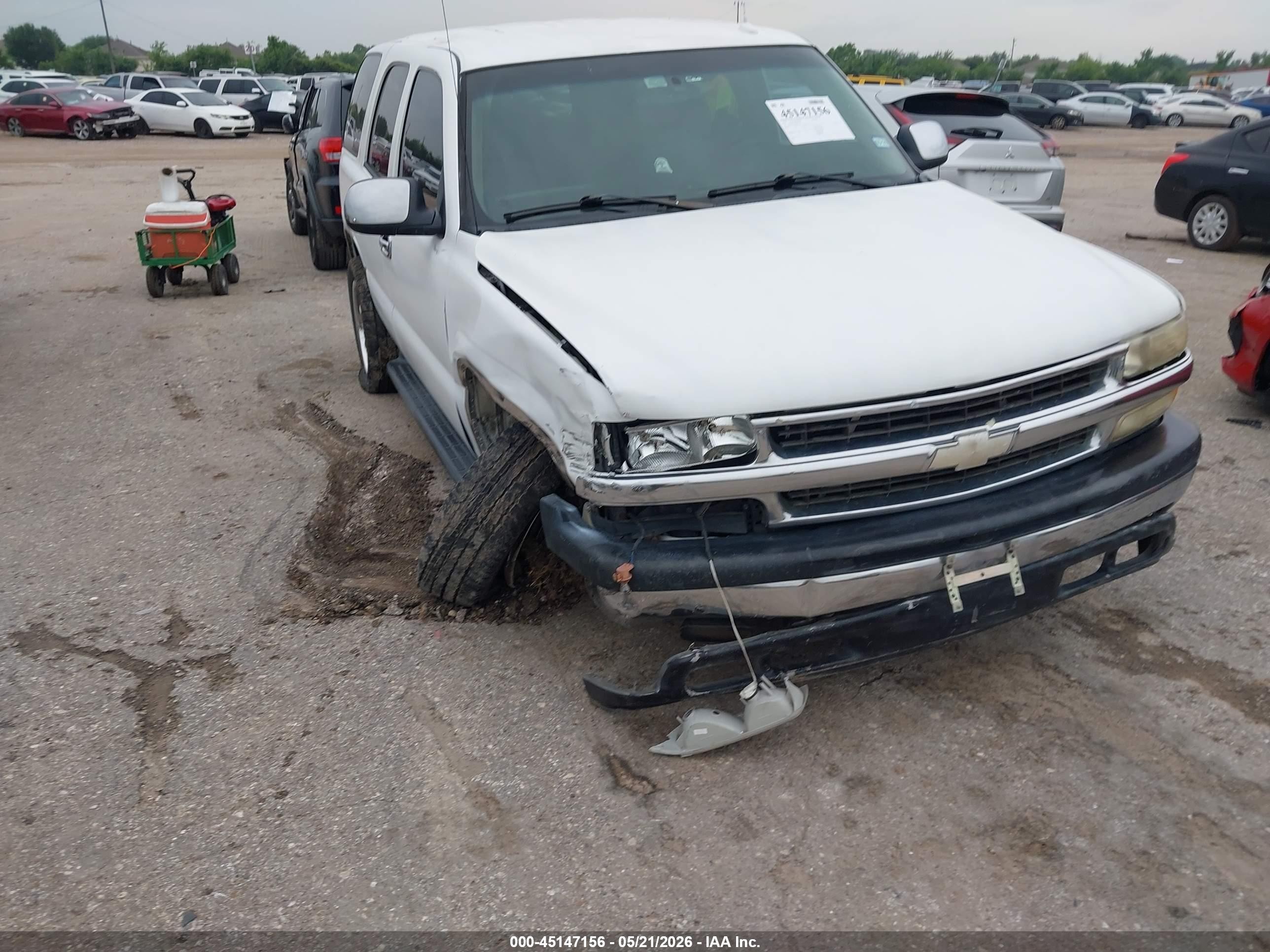 2005 Chevrolet Tahoe Ls White vin: 1GNEC13V65J245789
