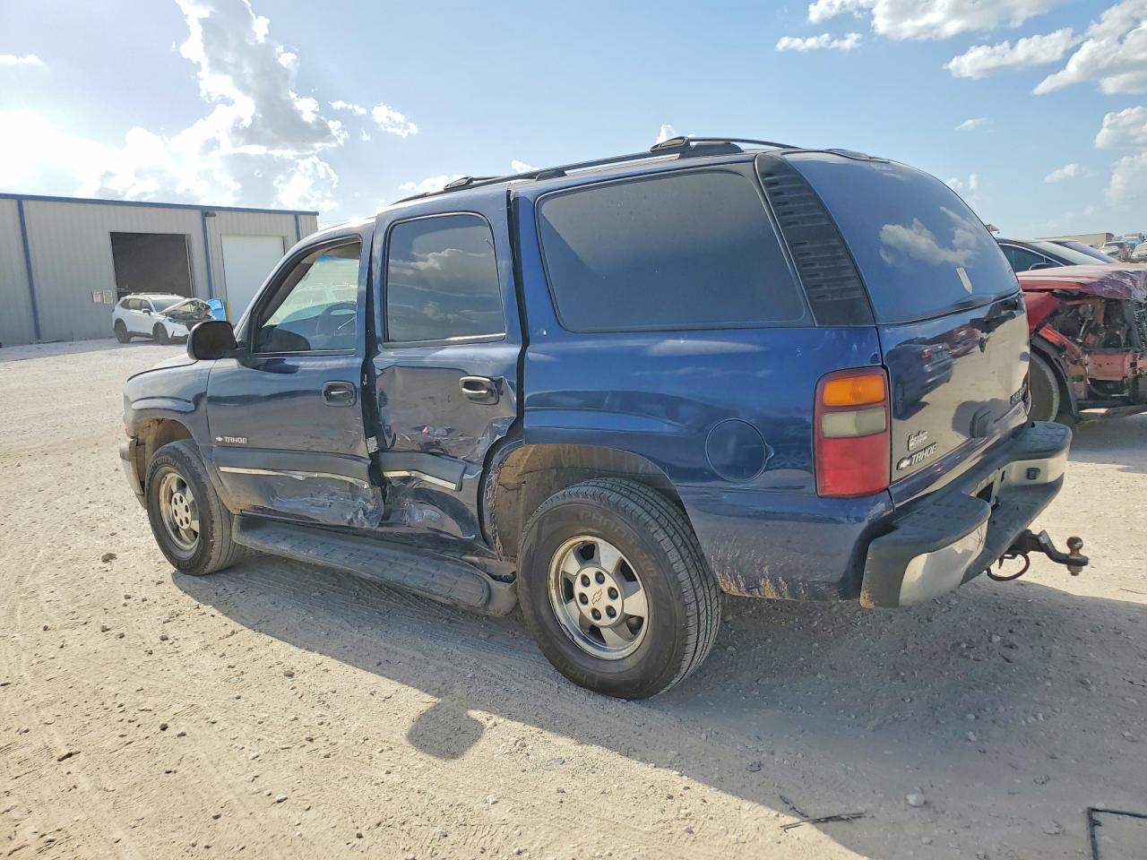 2002 Chevrolet Tahoe C1500 Blue vin: 1GNEC13V72R313238