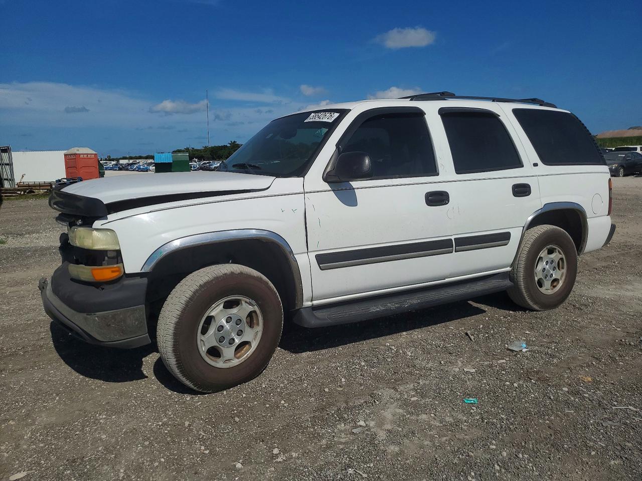 2004 Chevrolet Tahoe C1500 White vin: 1GNEC13V74R320001