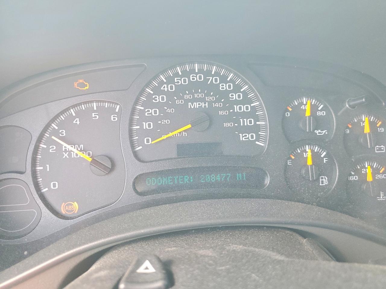 2004 Chevrolet Tahoe C1500 White vin: 1GNEC13V74R320001