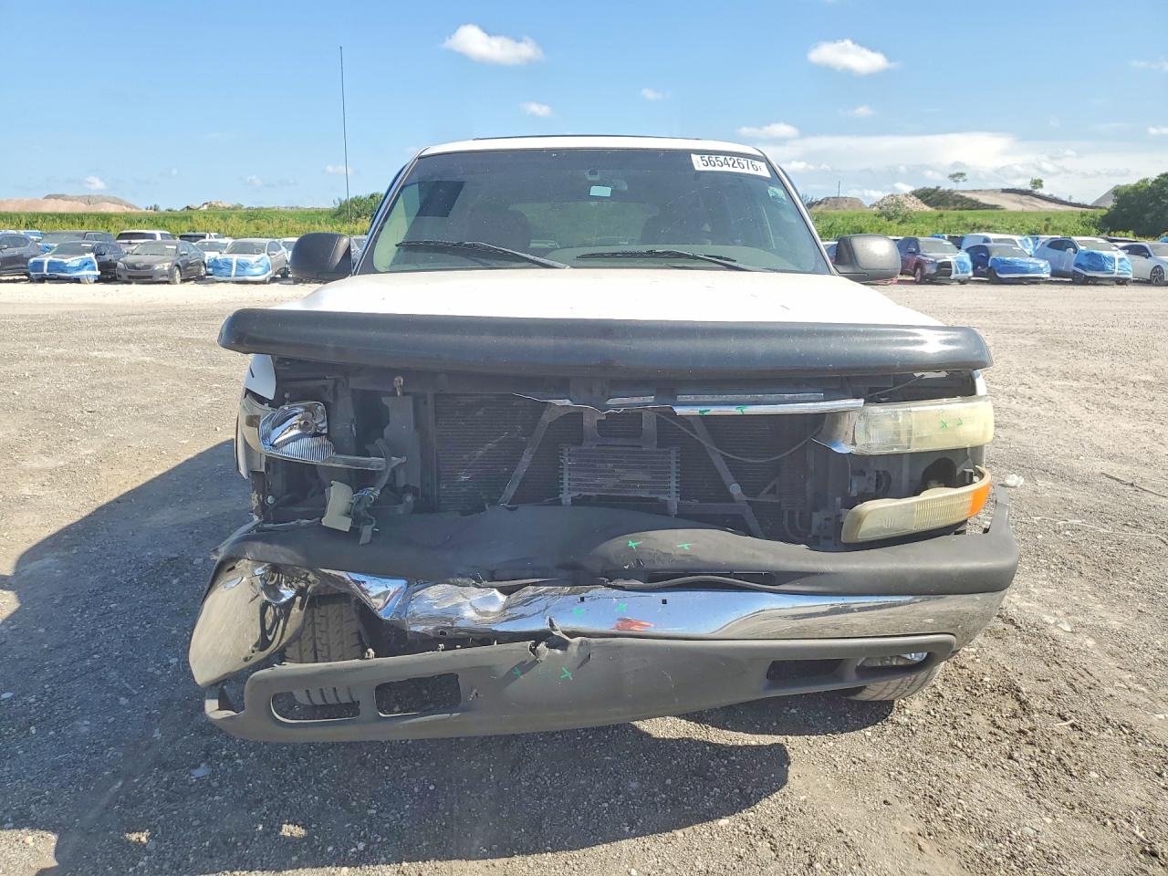 2004 Chevrolet Tahoe C1500 White vin: 1GNEC13V74R320001