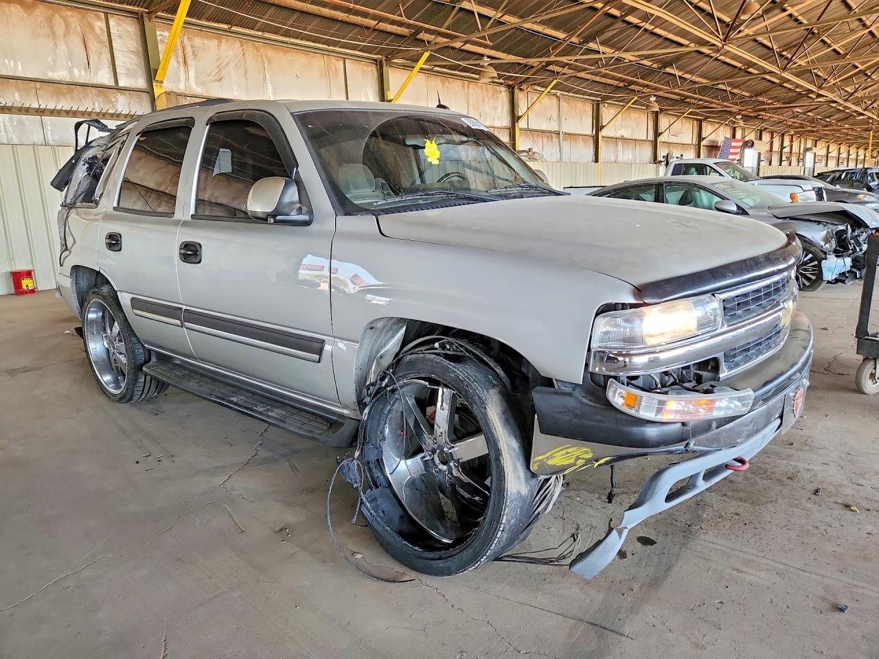 2005 Chevrolet Tahoe C1500 Tan vin: 1GNEC13V75R111522