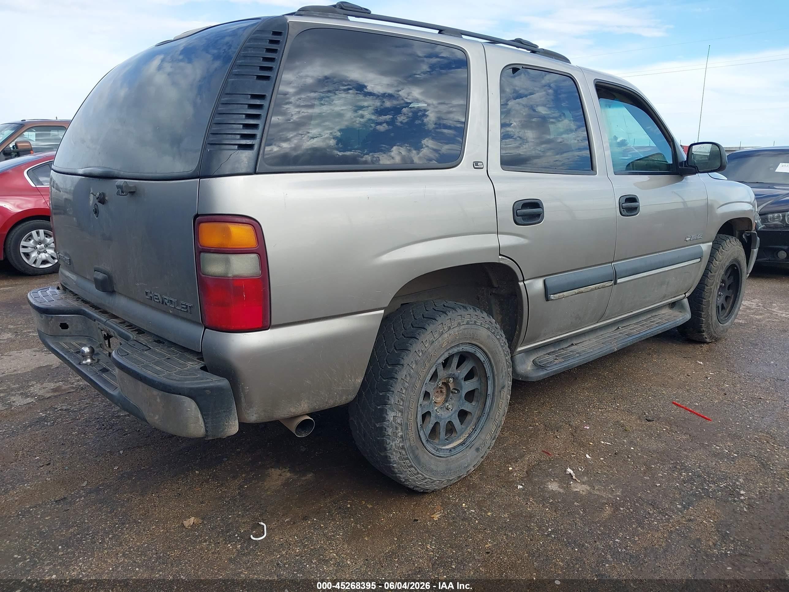 2002 Chevrolet Tahoe Ls Gold vin: 1GNEC13V82R179307