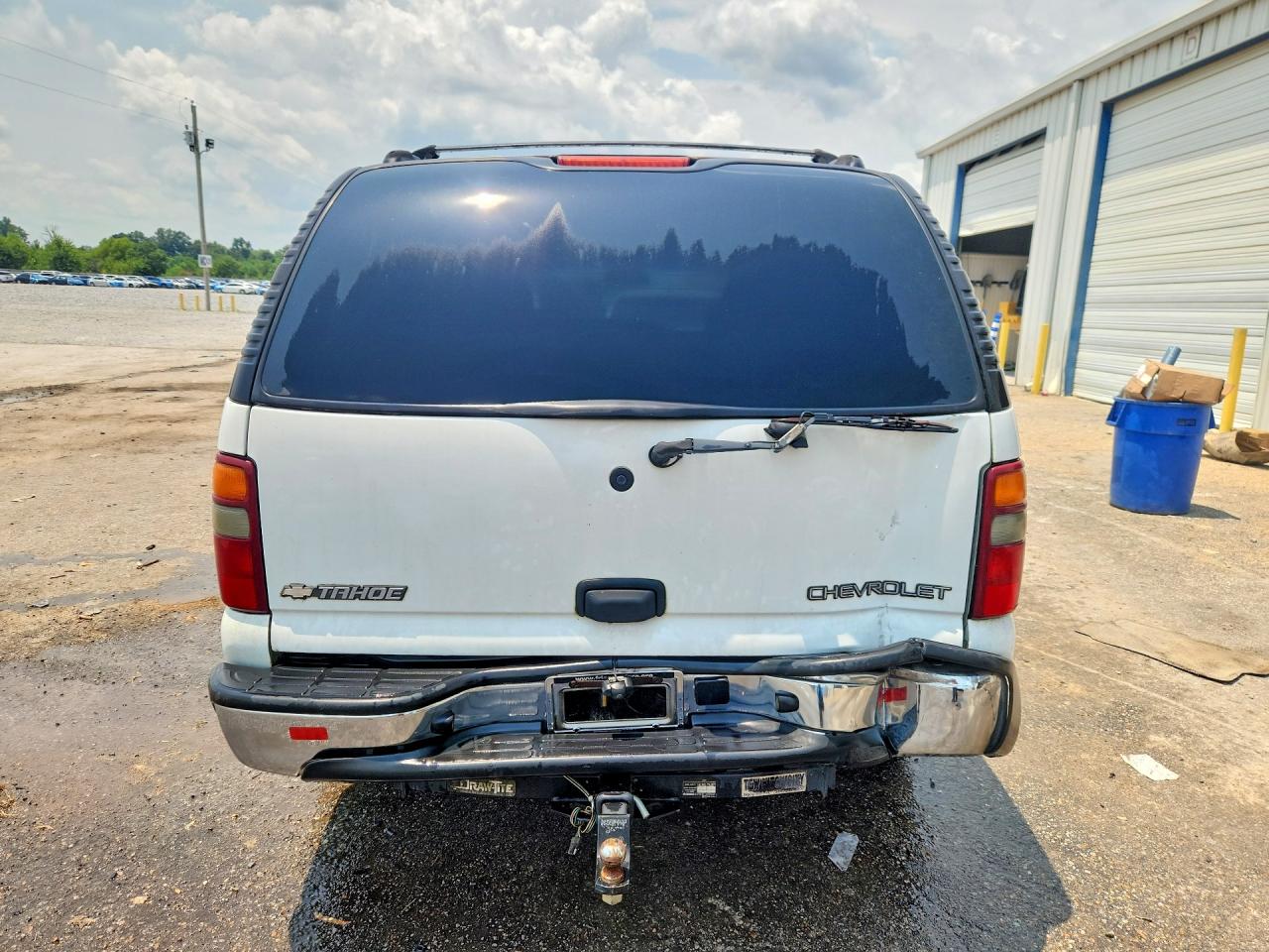 2003 Chevrolet Tahoe C1500 White vin: 1GNEC13V83J340013