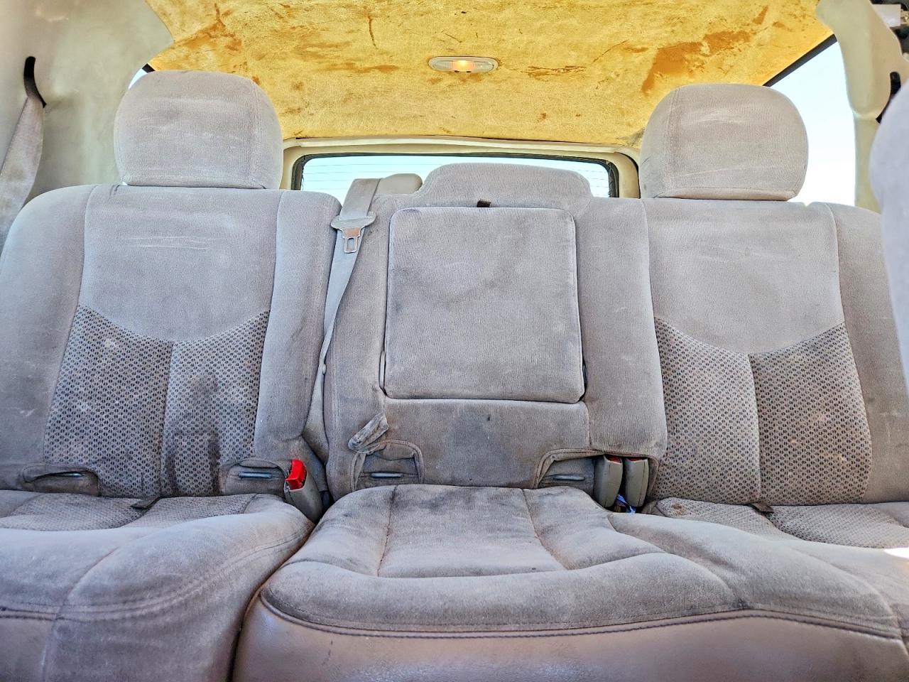 2003 Chevrolet Tahoe C1500 Tan vin: 1GNEC13V83R139617