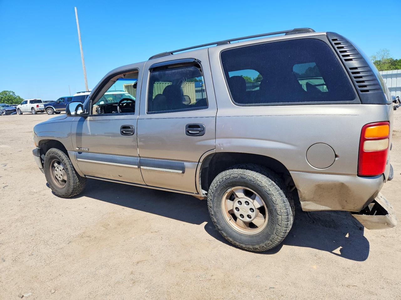 2003 Chevrolet Tahoe C1500 Tan vin: 1GNEC13V83R139617