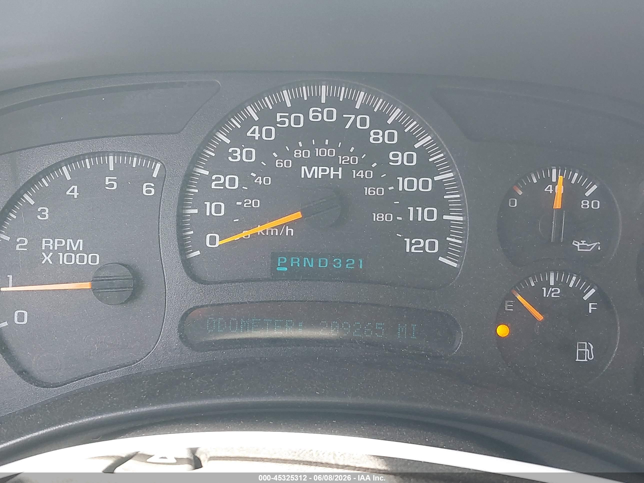 2004 Chevrolet Tahoe Ls White vin: 1GNEC13V84J312696