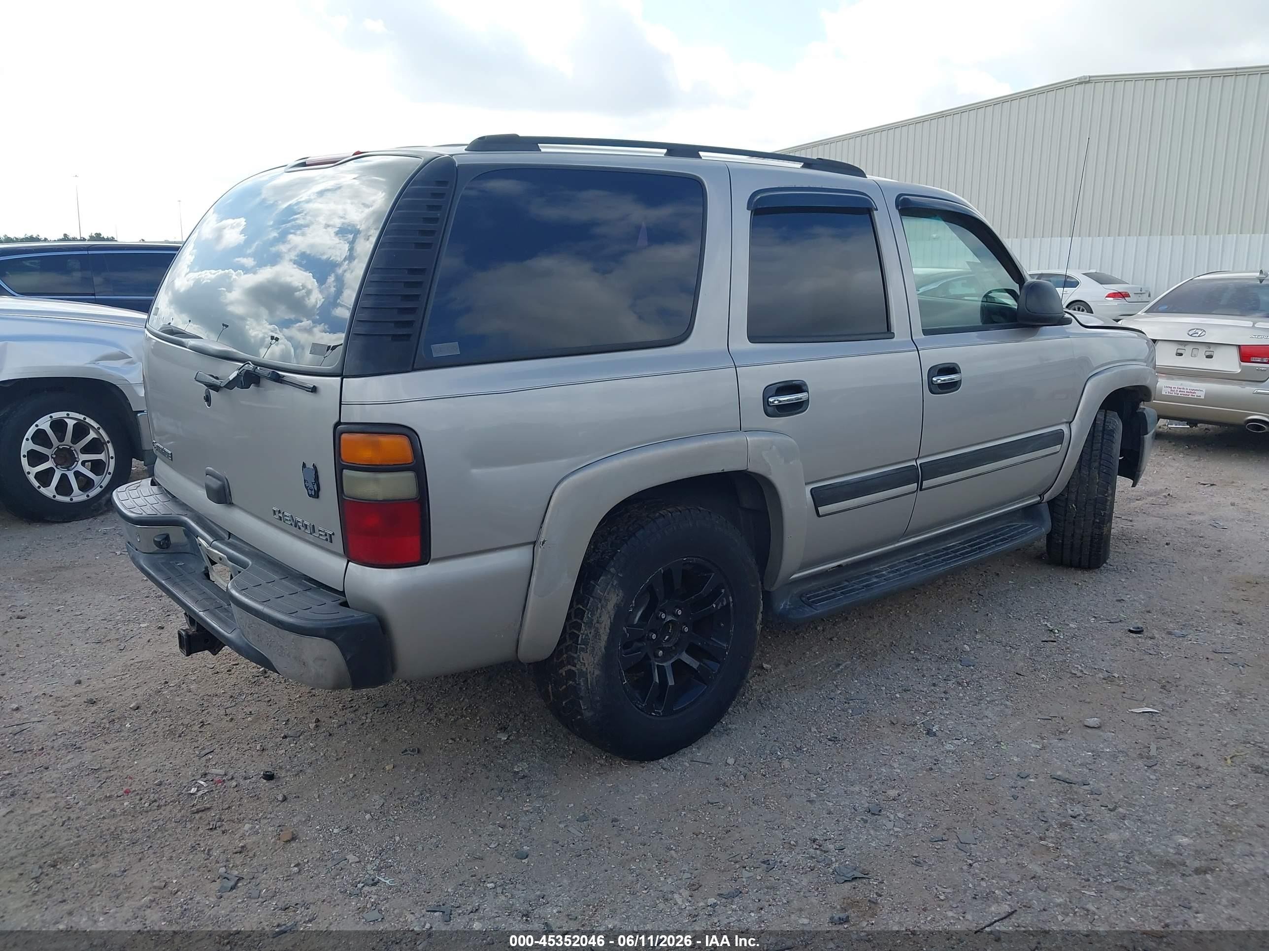 2004 Chevrolet Tahoe Ls Бежевый vin: 1GNEC13V84R316751