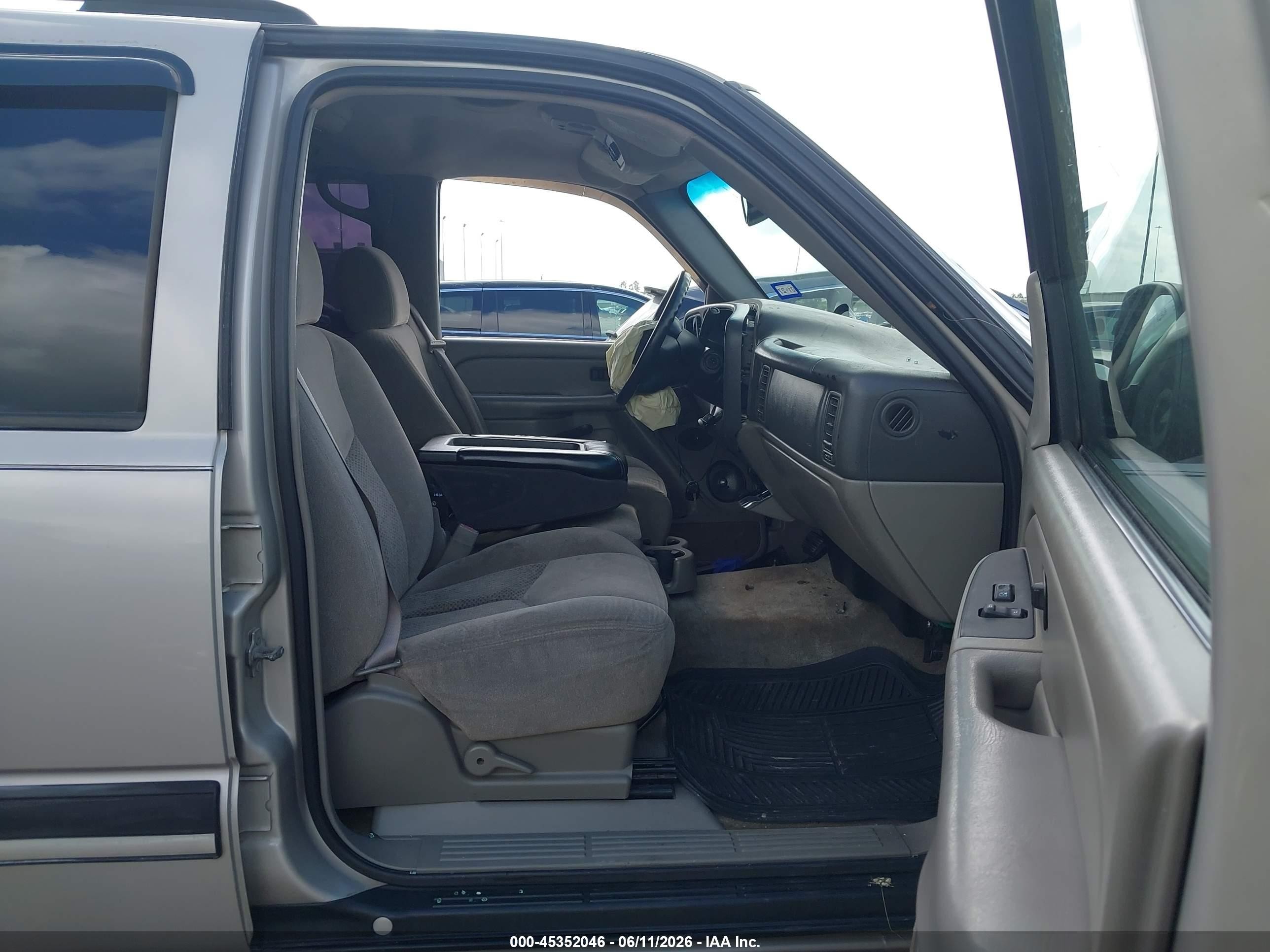 2004 Chevrolet Tahoe Ls Бежевый vin: 1GNEC13V84R316751