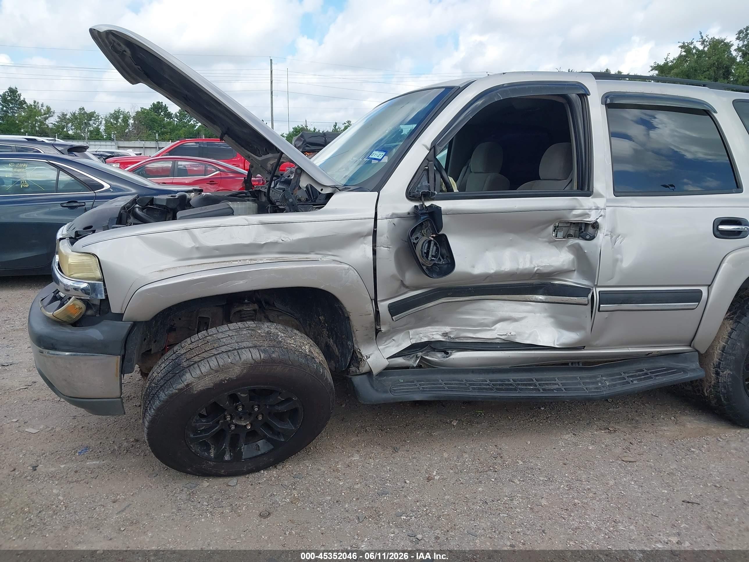 2004 Chevrolet Tahoe Ls Бежевый vin: 1GNEC13V84R316751