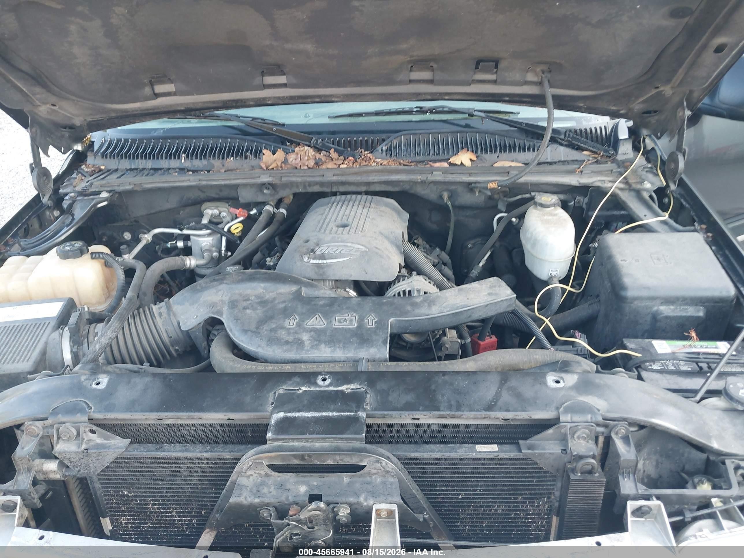 2005 Chevrolet Tahoe Ls Серый vin: 1GNEC13V85R240871