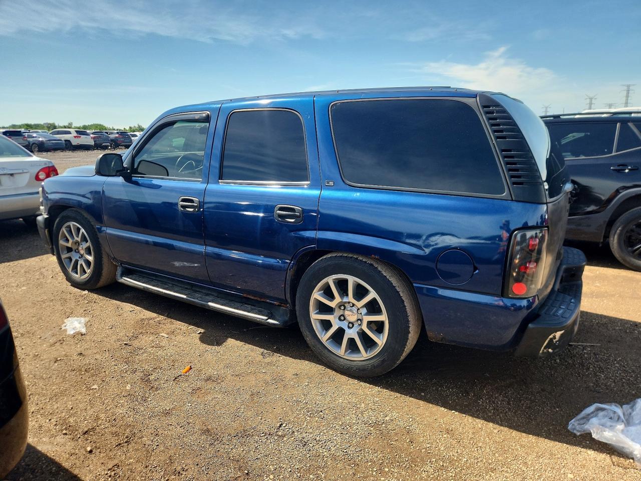 2002 Chevrolet Tahoe Ls 1500 Blue vin: 1GNEC13V92J114027