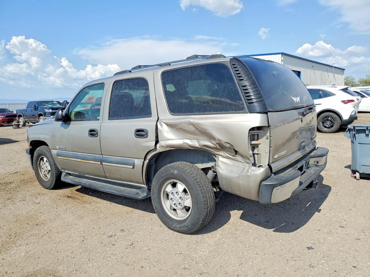 2003 Chevrolet Tahoe C1500 Gold vin: 1GNEC13V93R134930