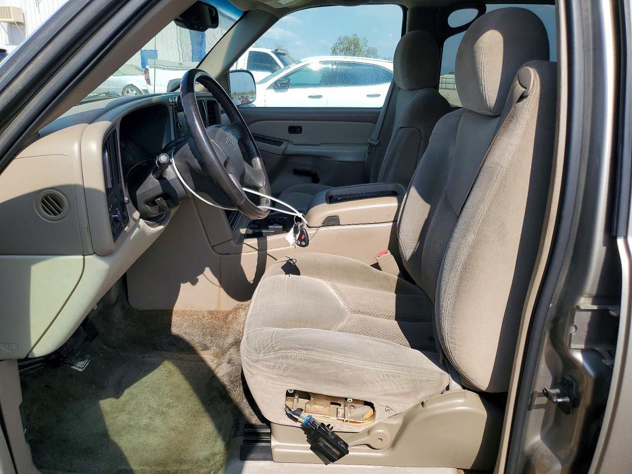 2003 Chevrolet Tahoe C1500 Gold vin: 1GNEC13V93R134930