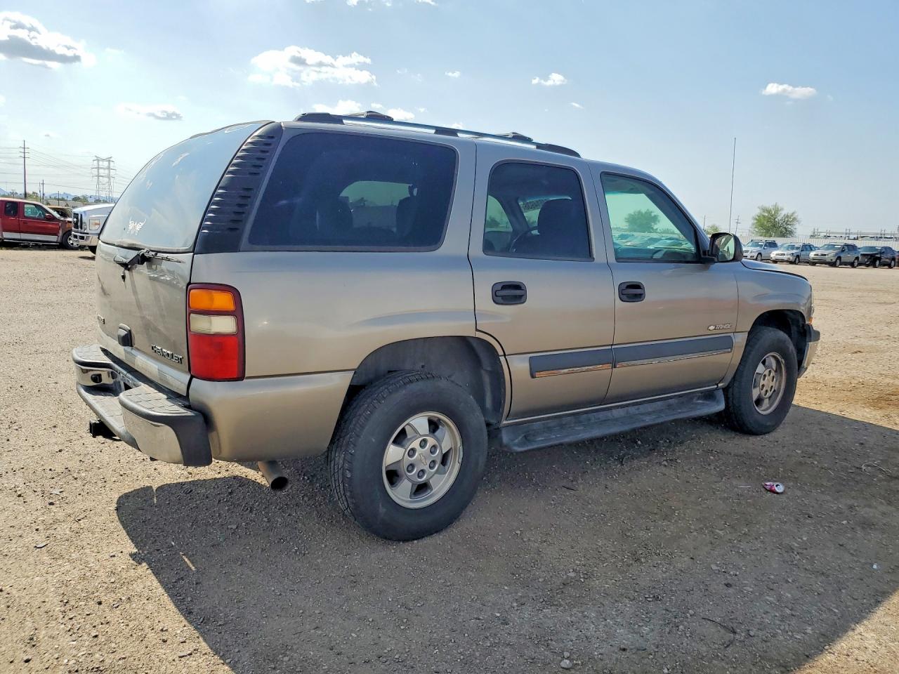 2003 Chevrolet Tahoe C1500 Gold vin: 1GNEC13V93R134930