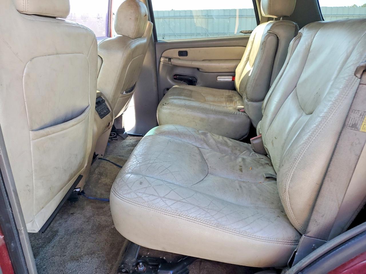 2002 Chevrolet Tahoe C1500 Burgundy vin: 1GNEC13VX2R216583