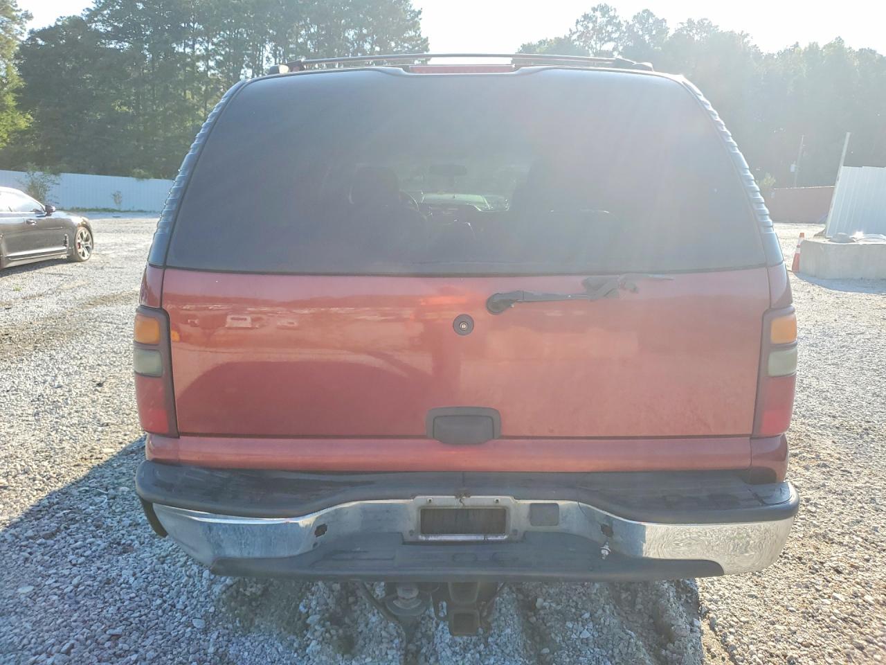 2002 Chevrolet Tahoe C1500 Burgundy vin: 1GNEC13VX2R216583