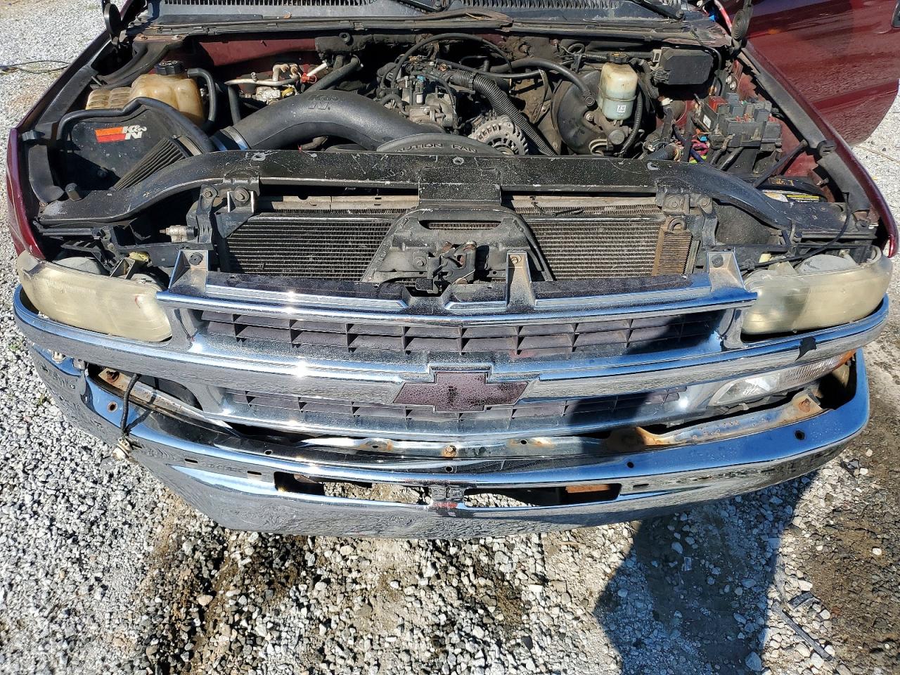 2002 Chevrolet Tahoe C1500 Burgundy vin: 1GNEC13VX2R216583