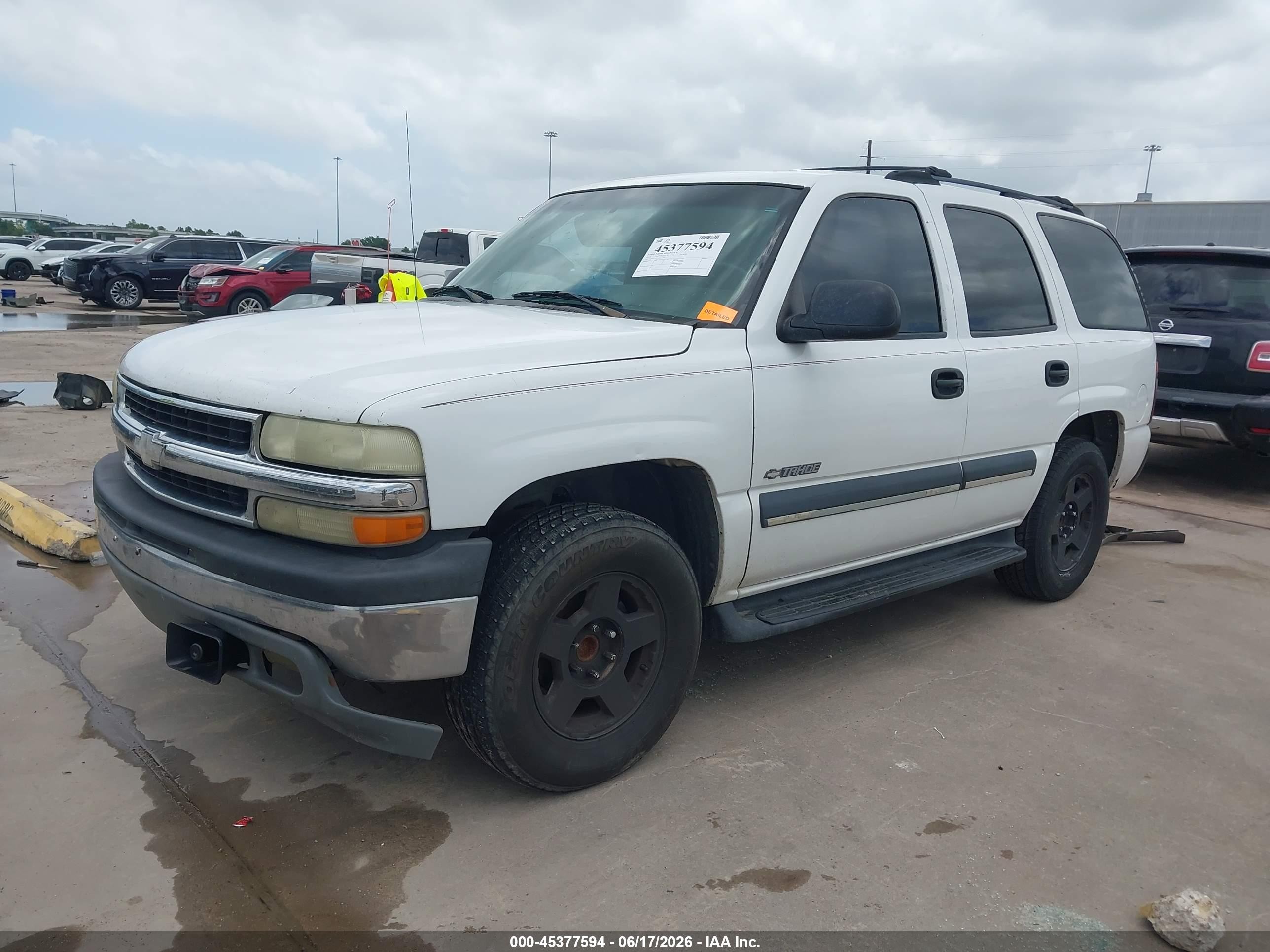 2002 Chevrolet Tahoe Ls White vin: 1GNEC13VX2R317395