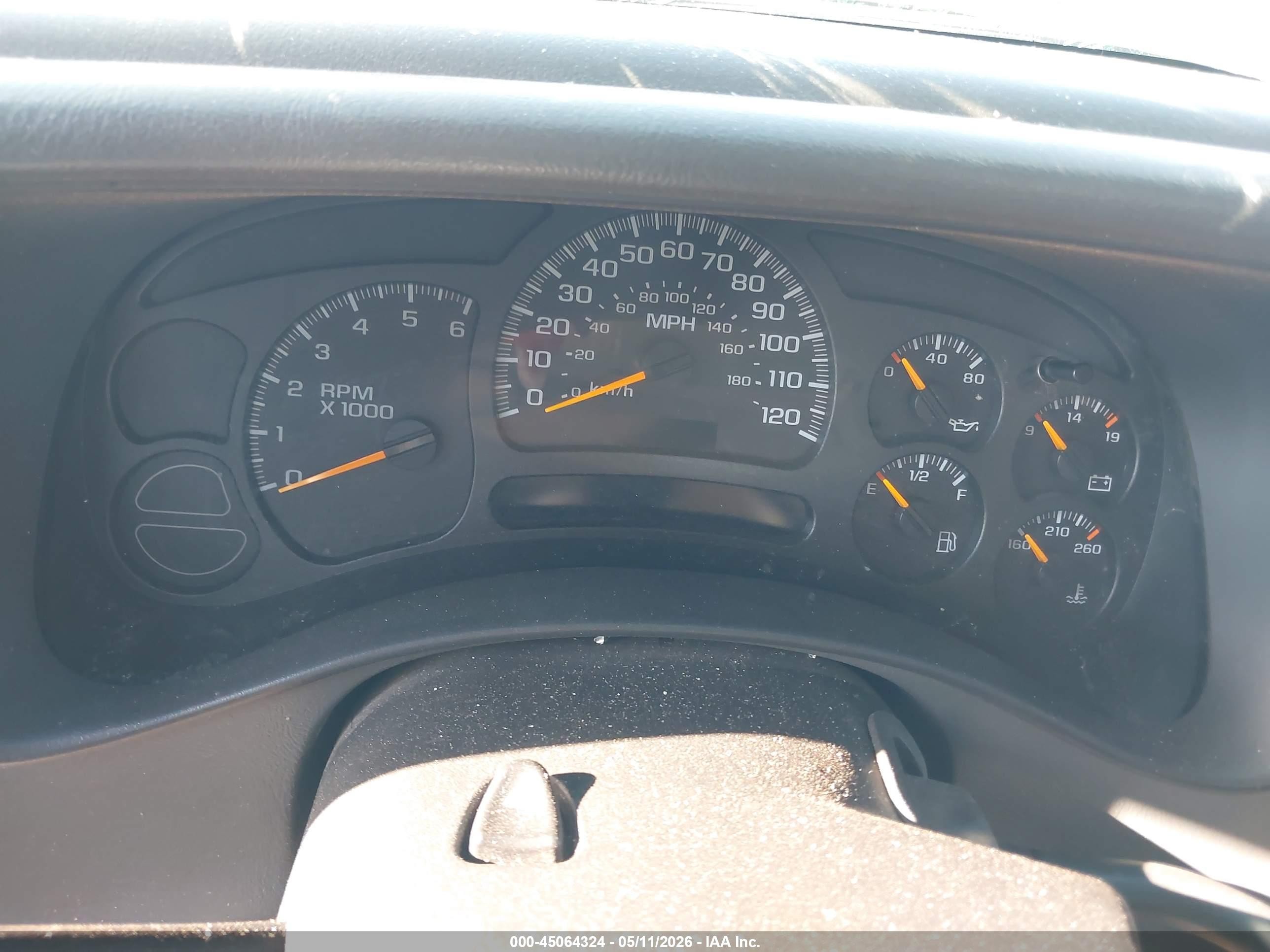 2005 Chevrolet Tahoe Ls Серебряный vin: 1GNEC13VX5R170211