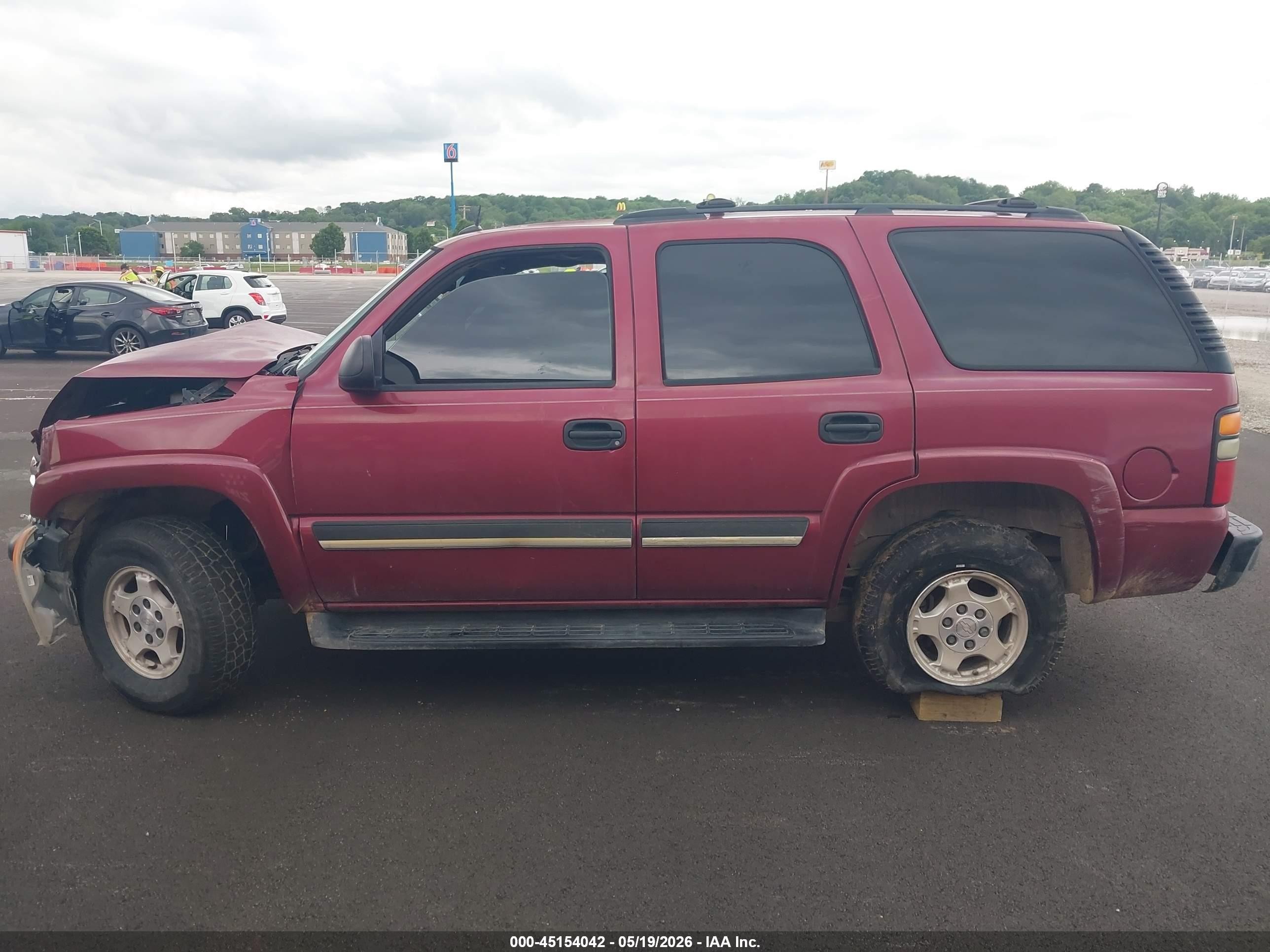 2005 Chevrolet Tahoe Ls Красный vin: 1GNEC13VX5R263598