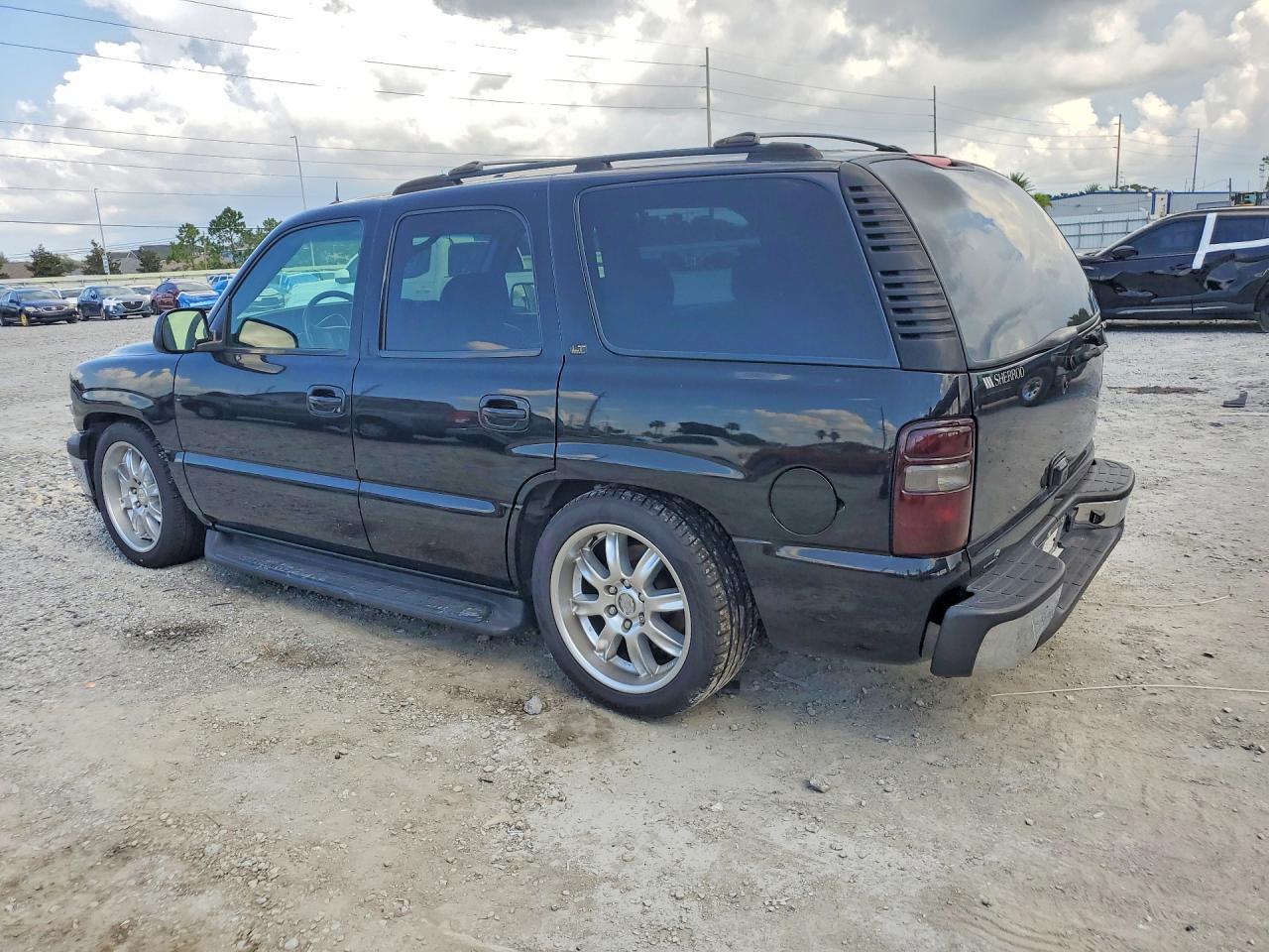 2002 Chevrolet Tahoe C1500 Black vin: 1GNEC13Z02R282904