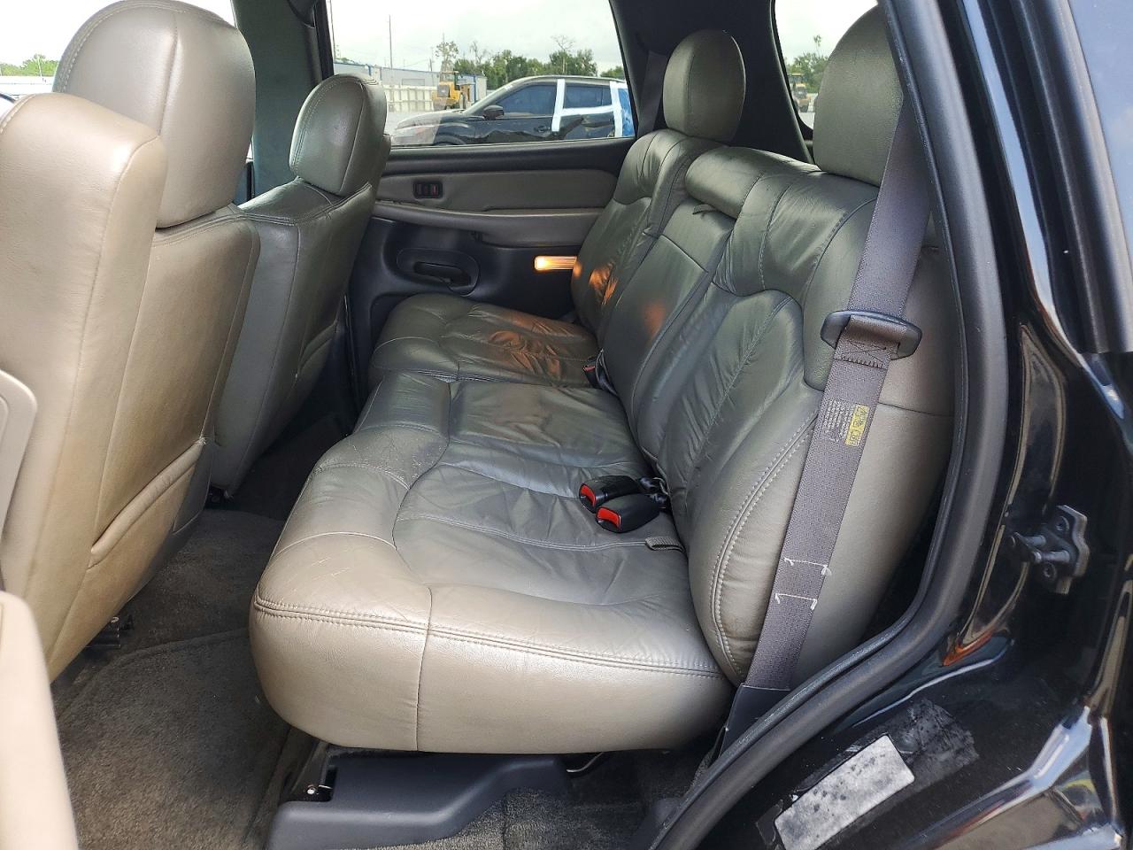 2002 Chevrolet Tahoe C1500 Black vin: 1GNEC13Z02R282904